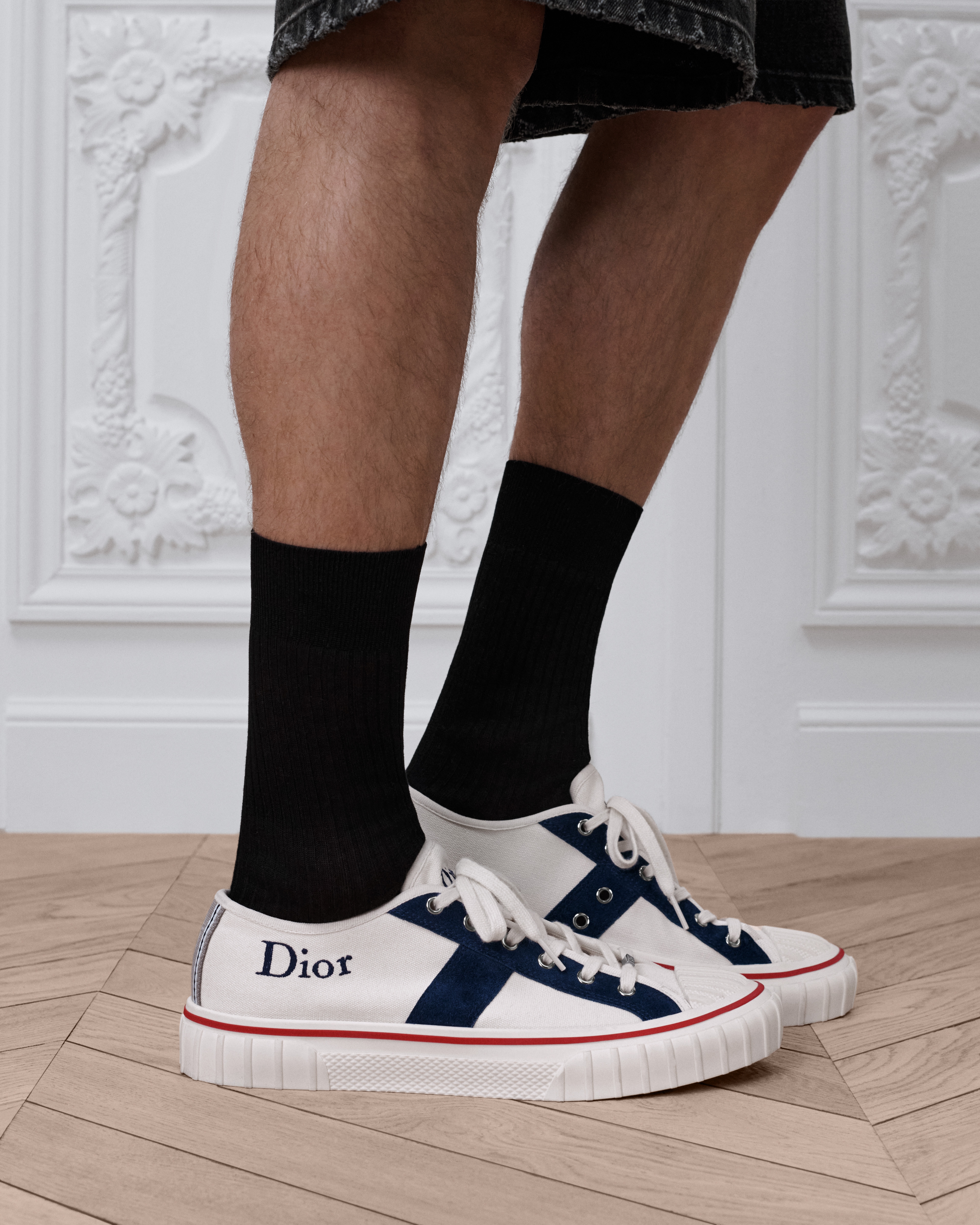 Sneaker de caña baja Dior Hooper Lona blanca y ante de piel de becerro azul marino E24