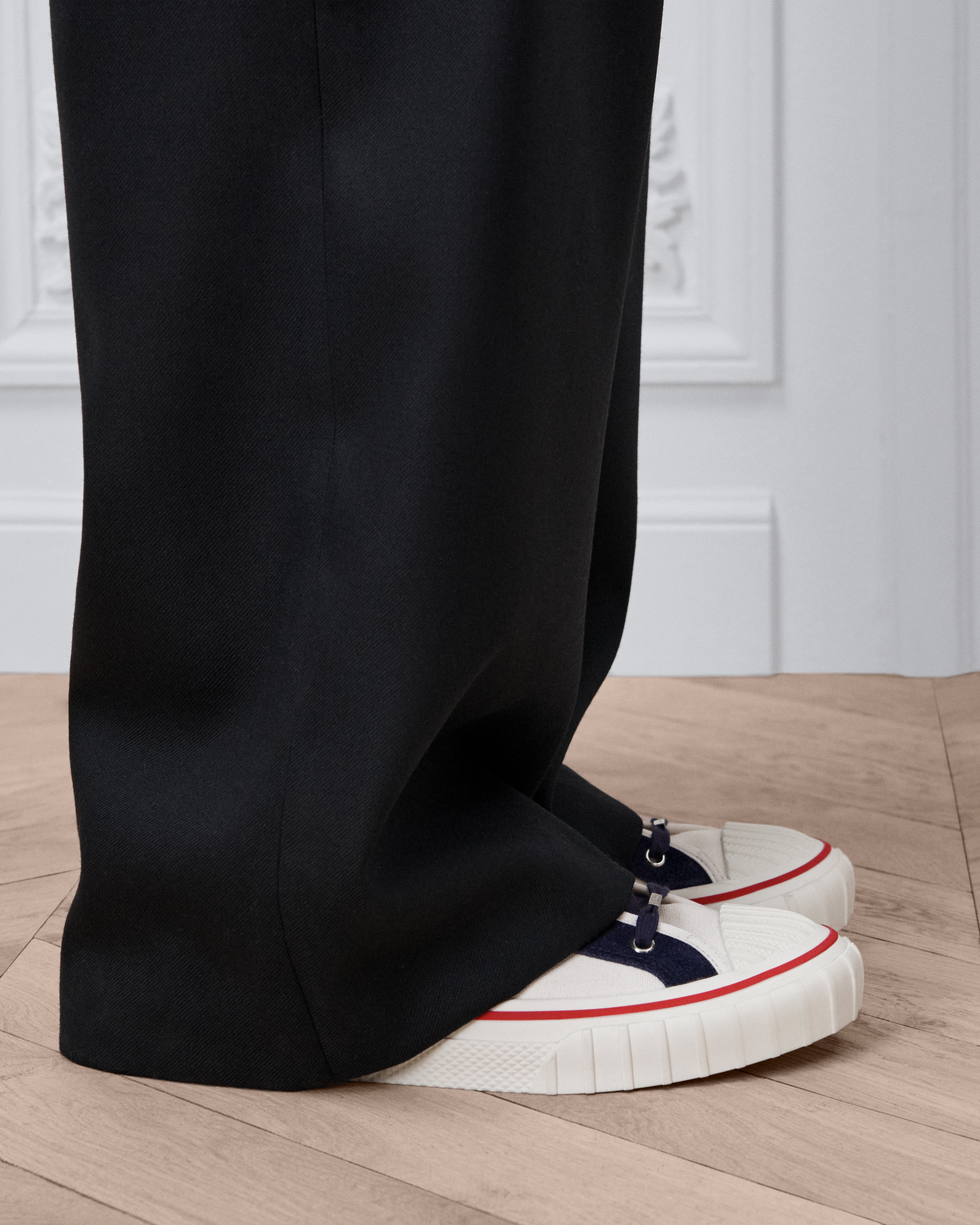 Dior Hooper High-Top Sneaker White Canvas and Navy Blue Suede Calfskin E23