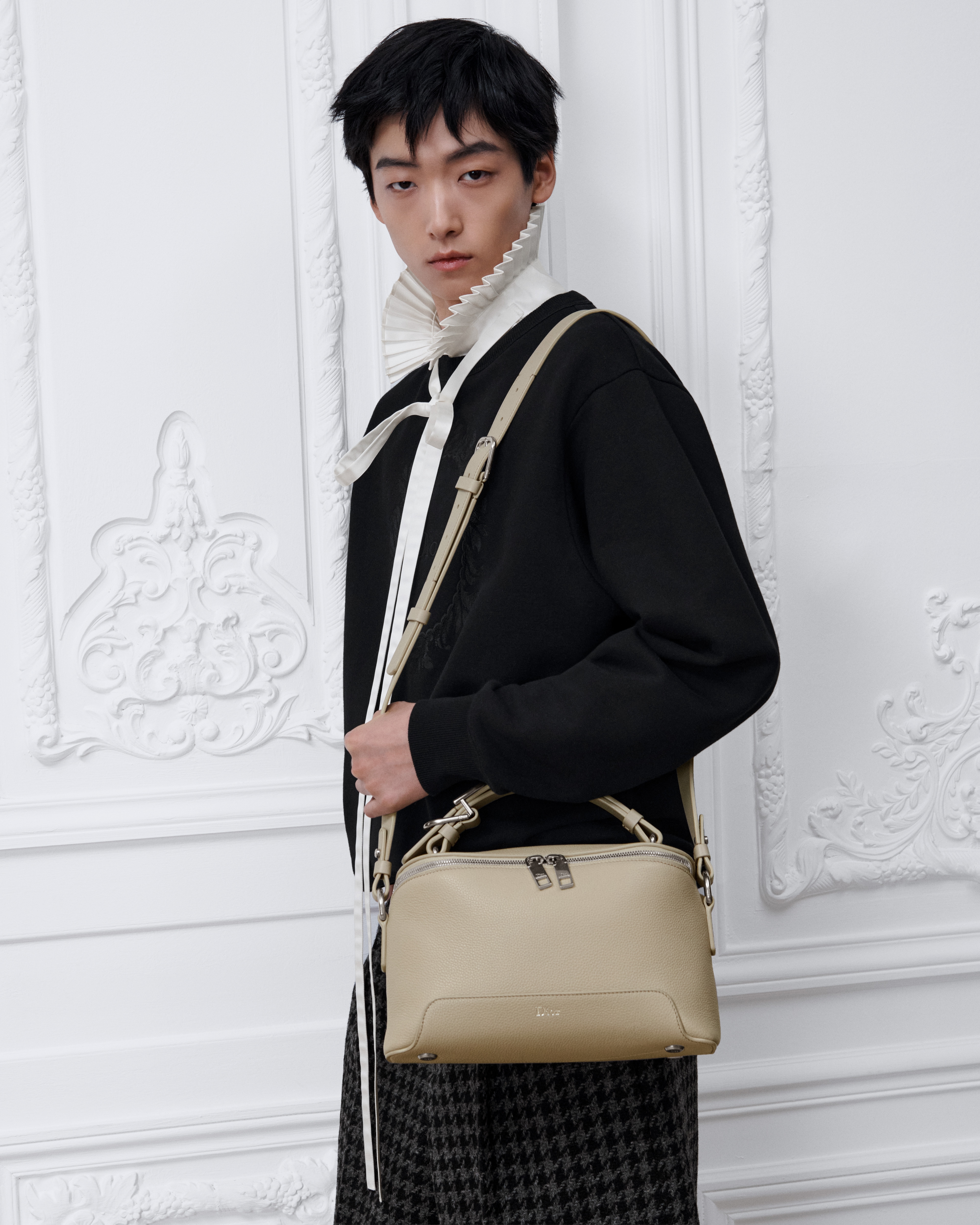 Borsa a tracolla Dior Archie con cerniera Pelle di vitello granulata beige E19