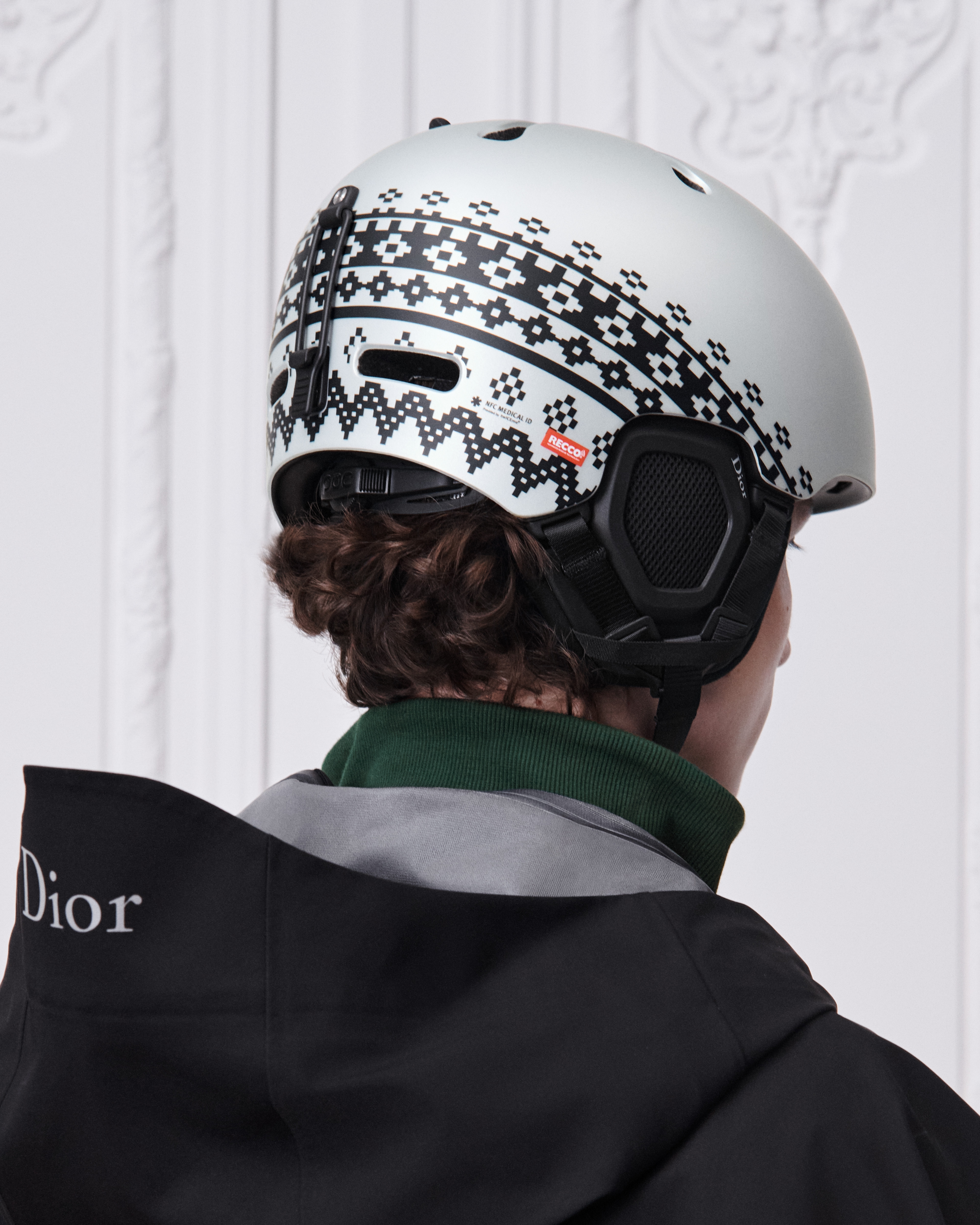 Dior and POC オールマウンテン ヘルメット グレー アルミニウム