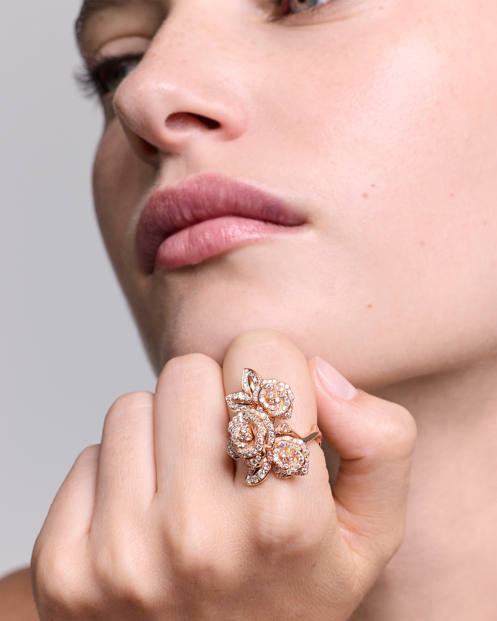 Look Rose Dior Bagatelle Ring Pink Gold and Diamonds E01