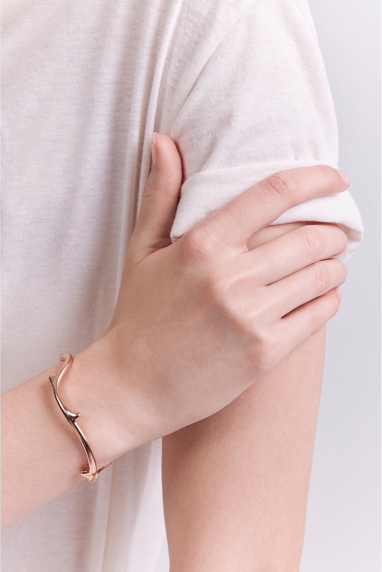 aria_look Bois de Rose Bracelet Profile view