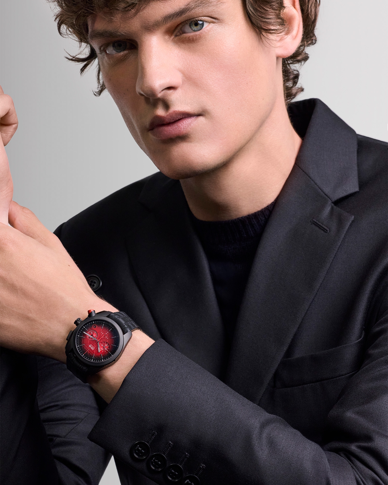 look_image_alt_prefix Chiffre Rouge Chronograph Ø 41 มม., กลไกอัตโนมัติ สตีลอัลตราแมตต์สีดำ E01