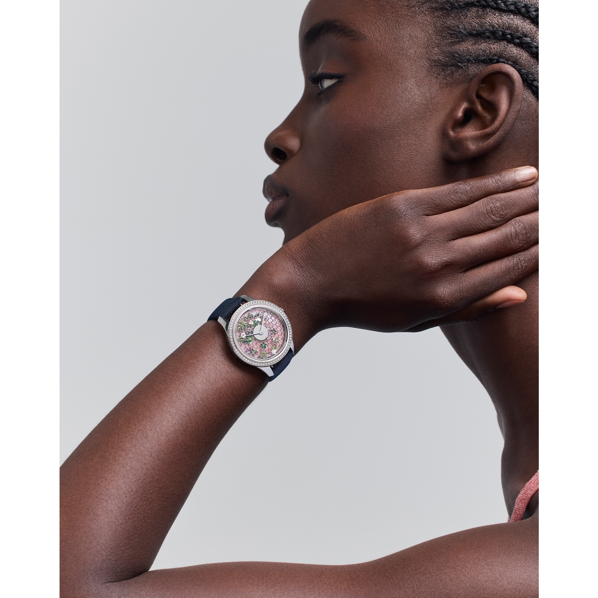 Look Dior Grand Bal Broderie Florale Ø 36 mm, Automatic Movement, Steel, White Gold, Pink Mother-Of-Pearl and Diamonds E01