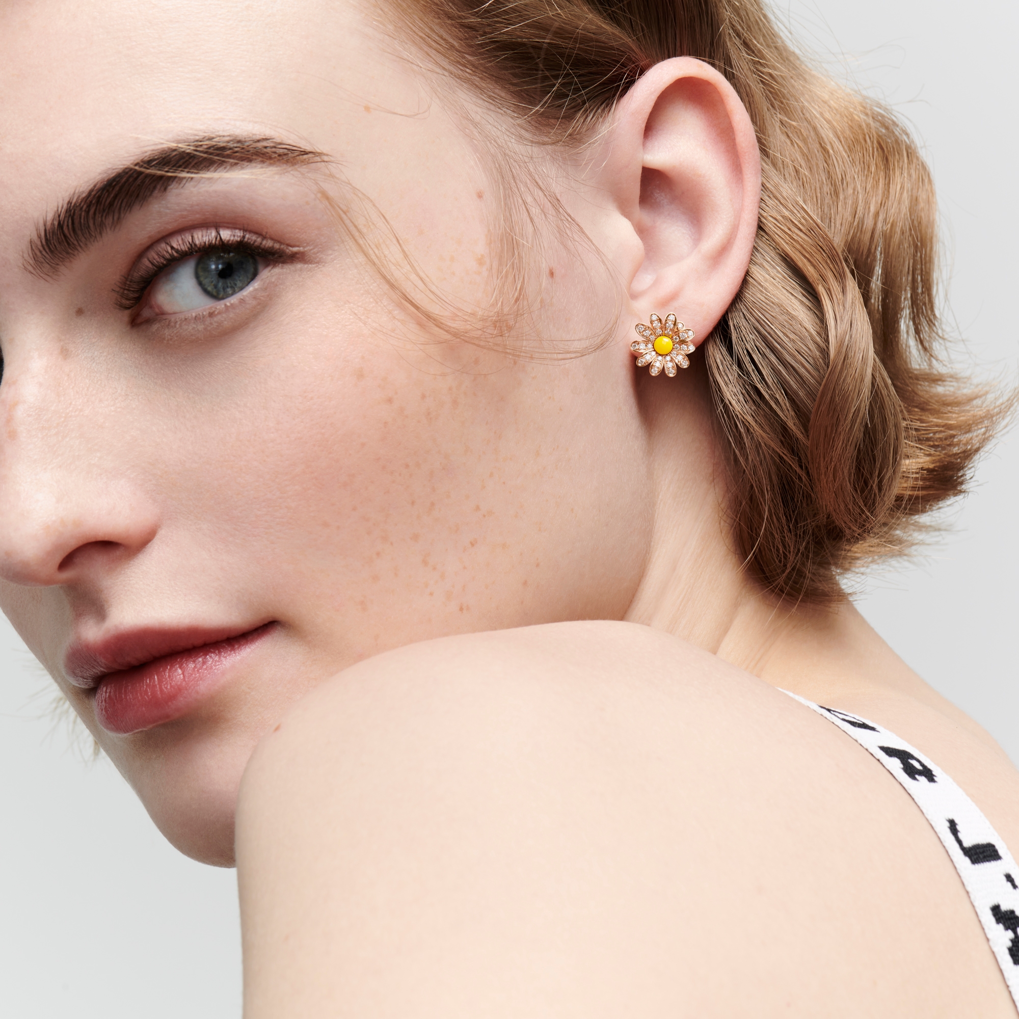 Look Diorette Single Earring Pink Gold, Diamonds and Lacquer E01