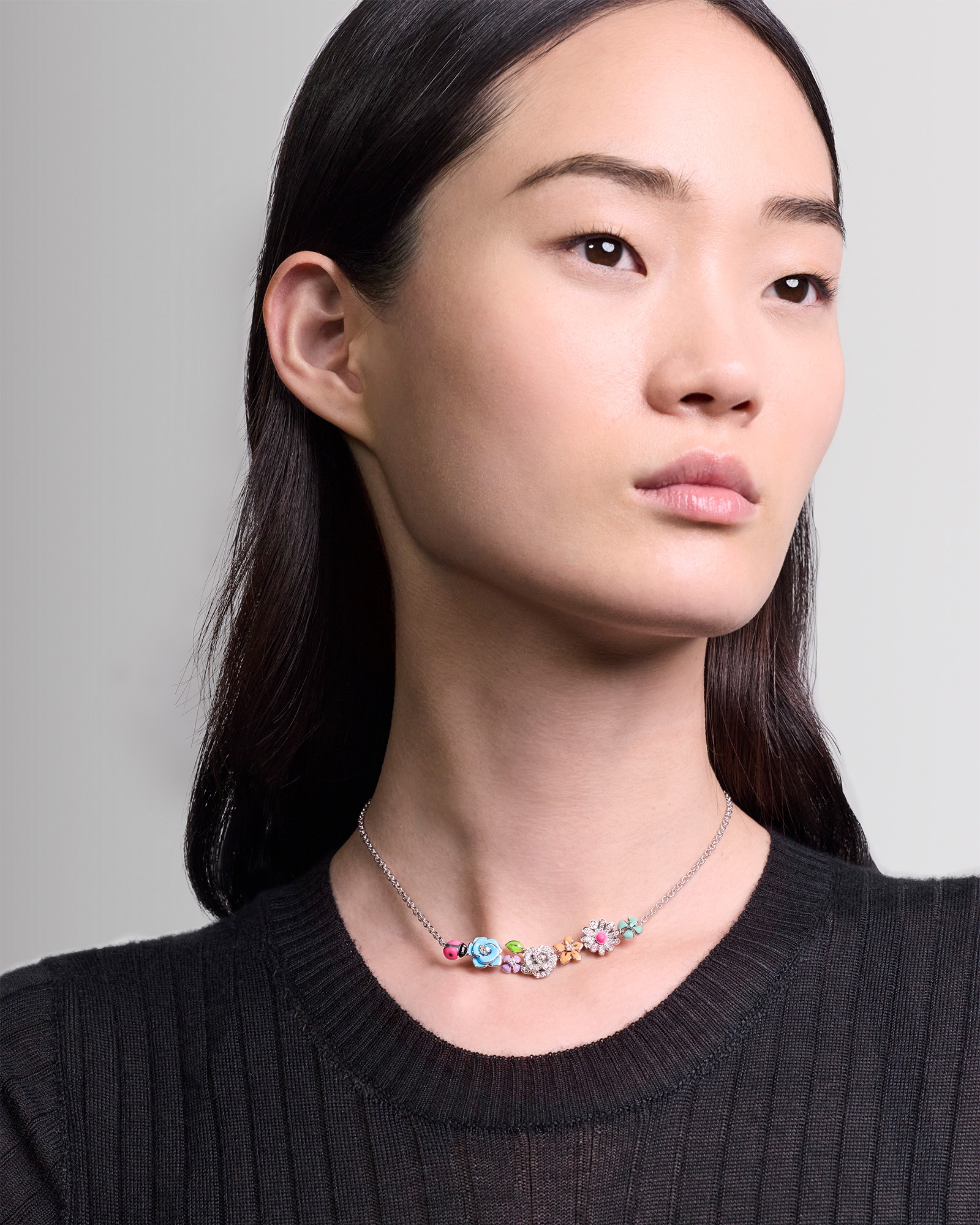 look_image_alt_prefix Diorette 목걸이 화이트골드 & 다이아몬드, 차보라이트, 래커 E01