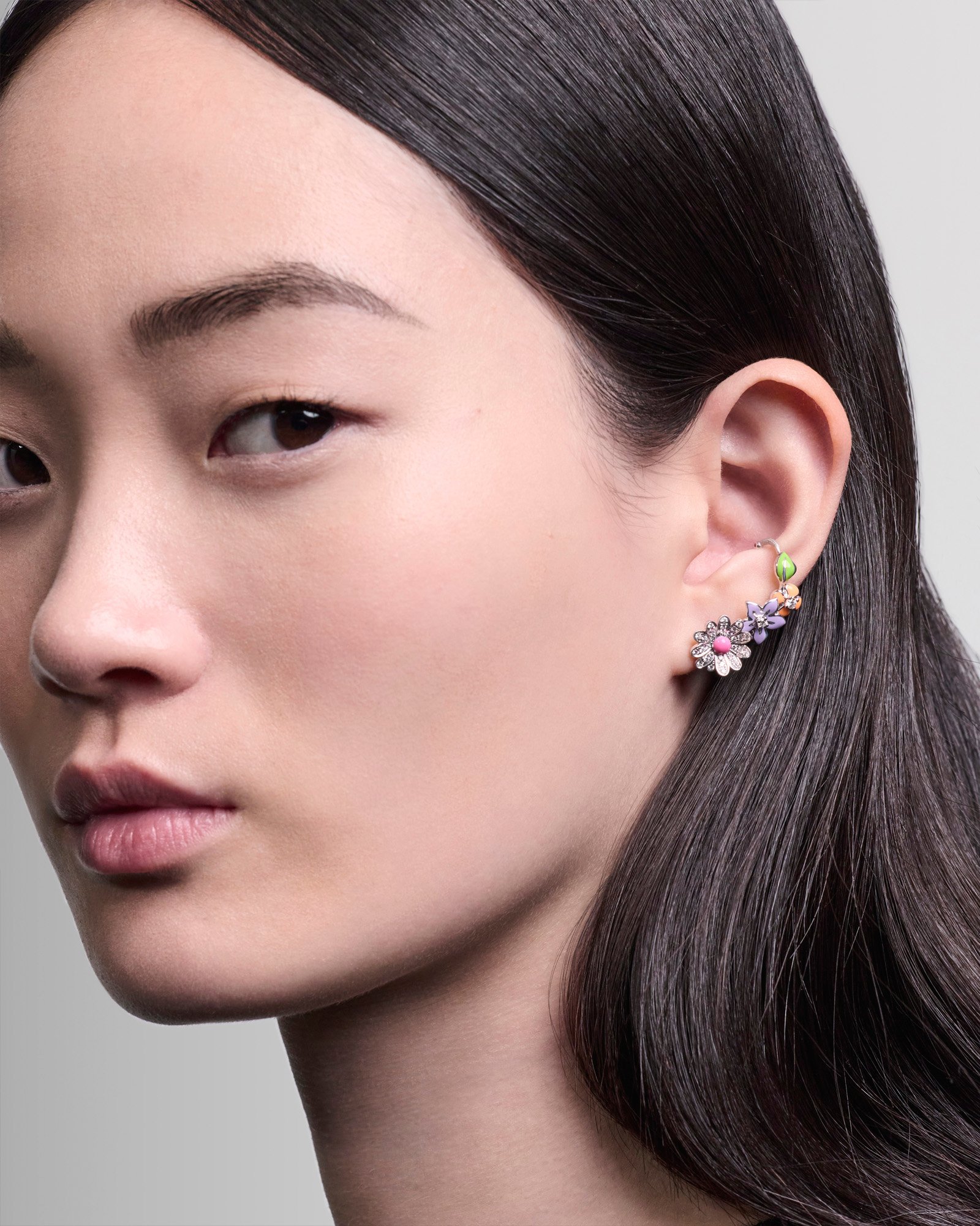 aria_look Diorette Single Earring Front view