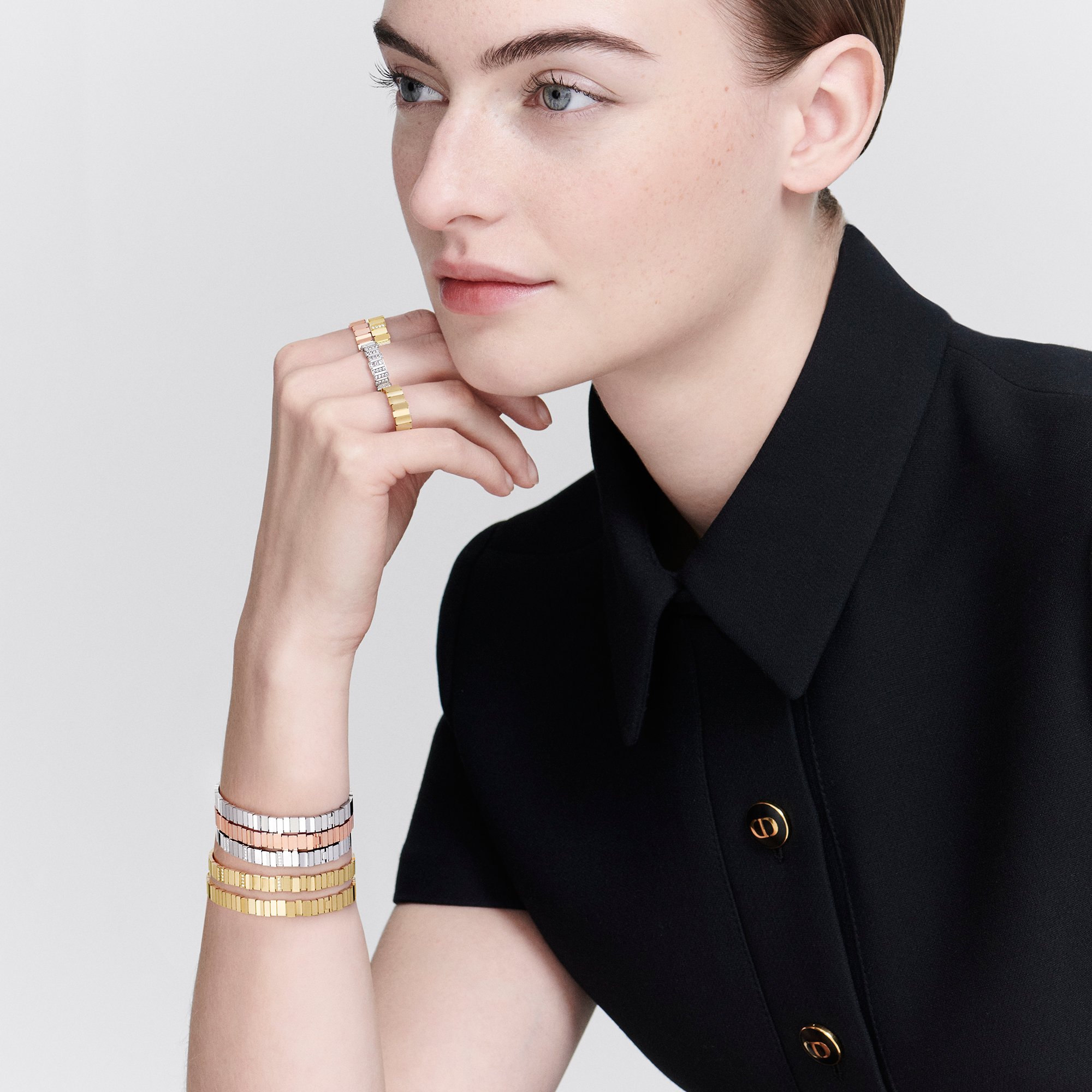 aria_look GEM DIOR Bracelet Unfolded view