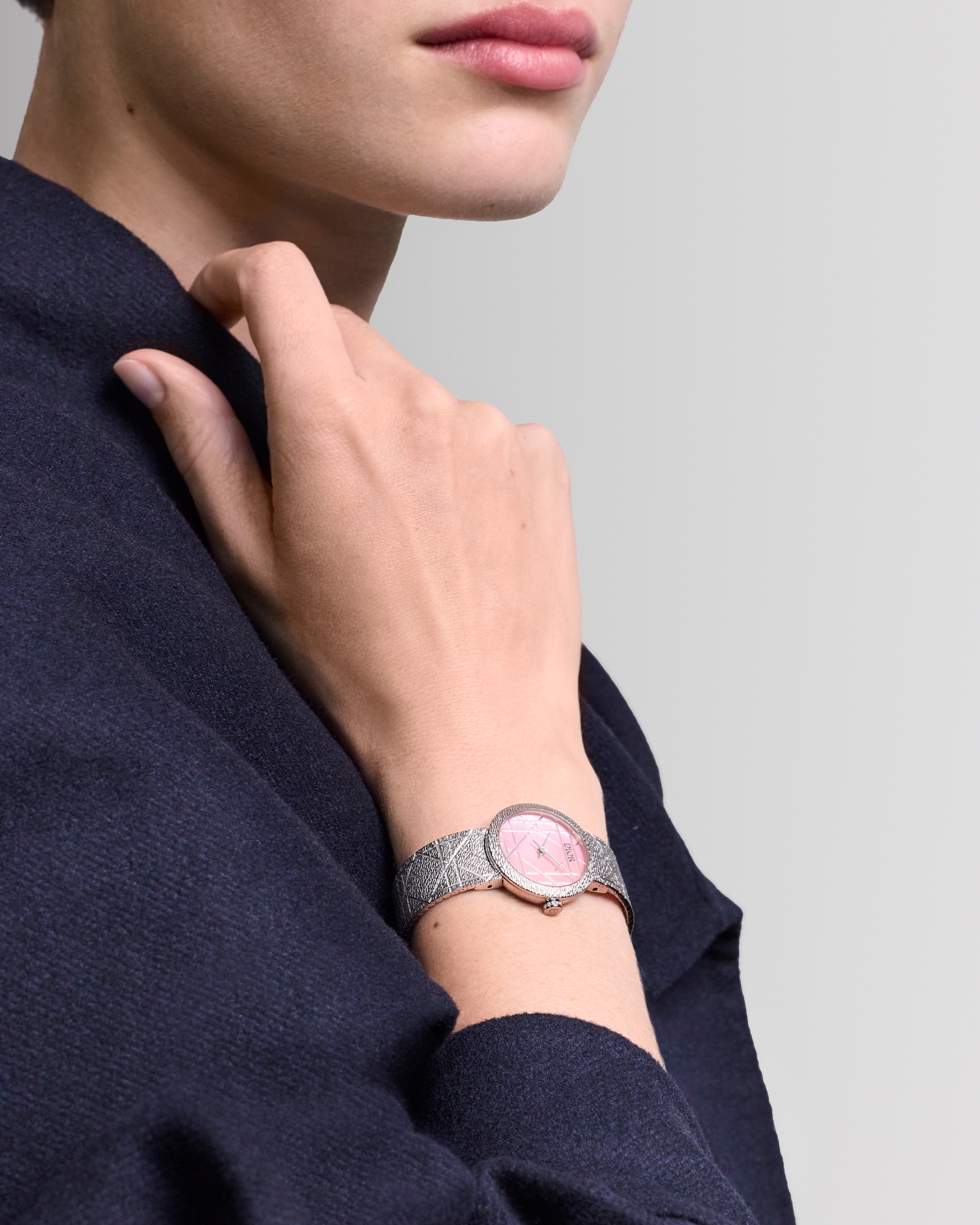 Look La D My Dior Ø 25 MM, Steel, Pink Mother-Of-Pearl and Diamonds E01