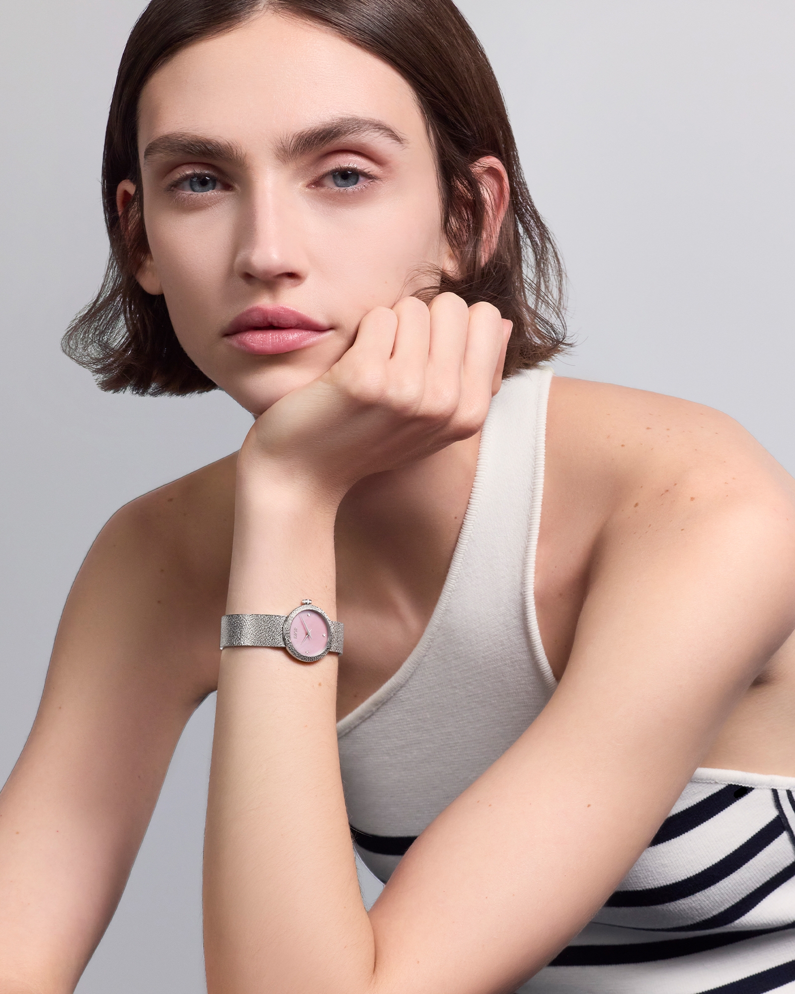 Look La D de Dior Satine Ø 25 MM, Steel, Pink Mother-Of-Pearl and Diamonds E01