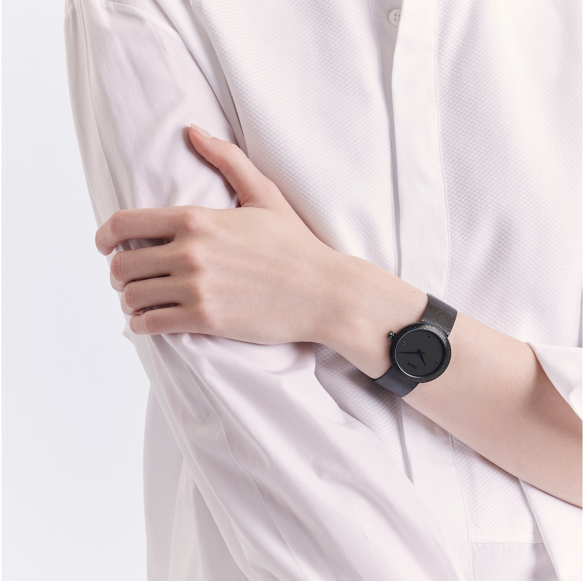 La D de Dior Black Ultramatte O 34 mm acciaio nero ultraopaco DIOR