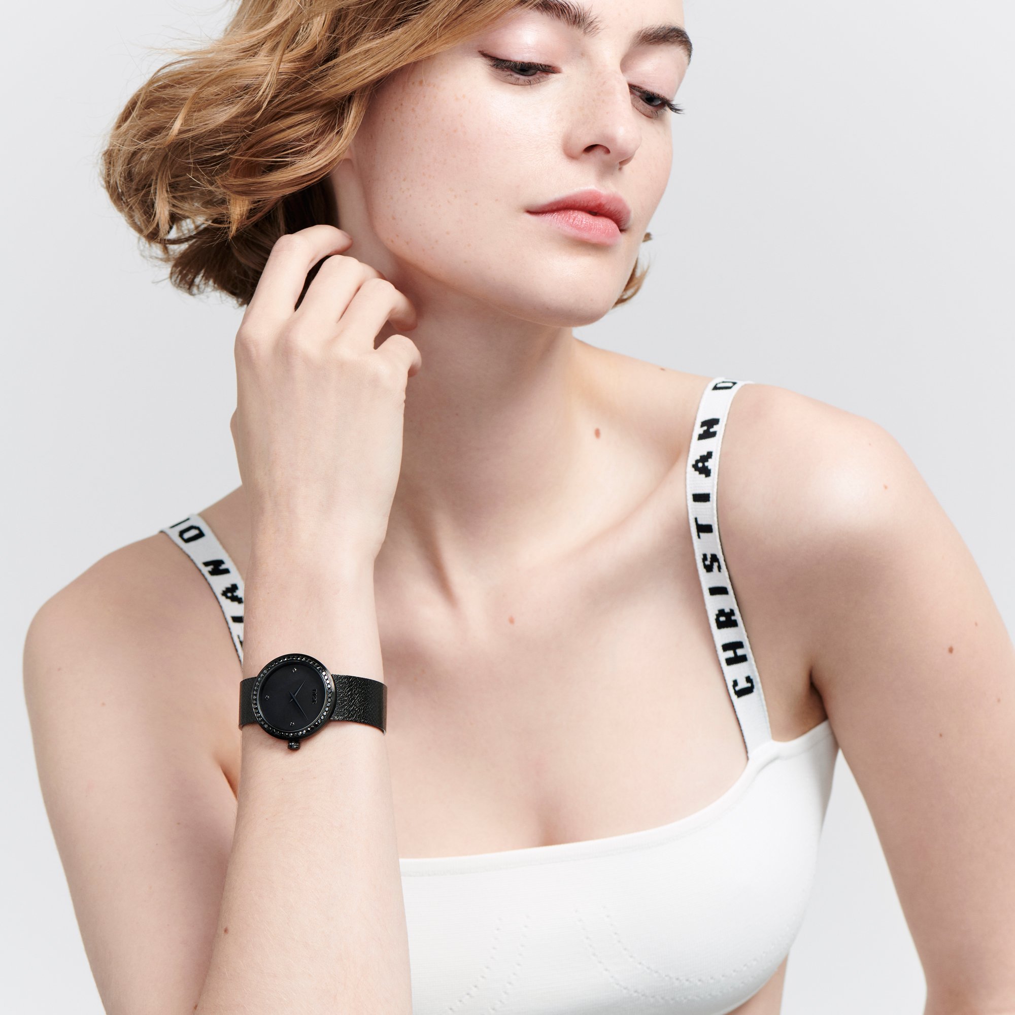 aria_look La D de Dior Black Ultramatte Front view