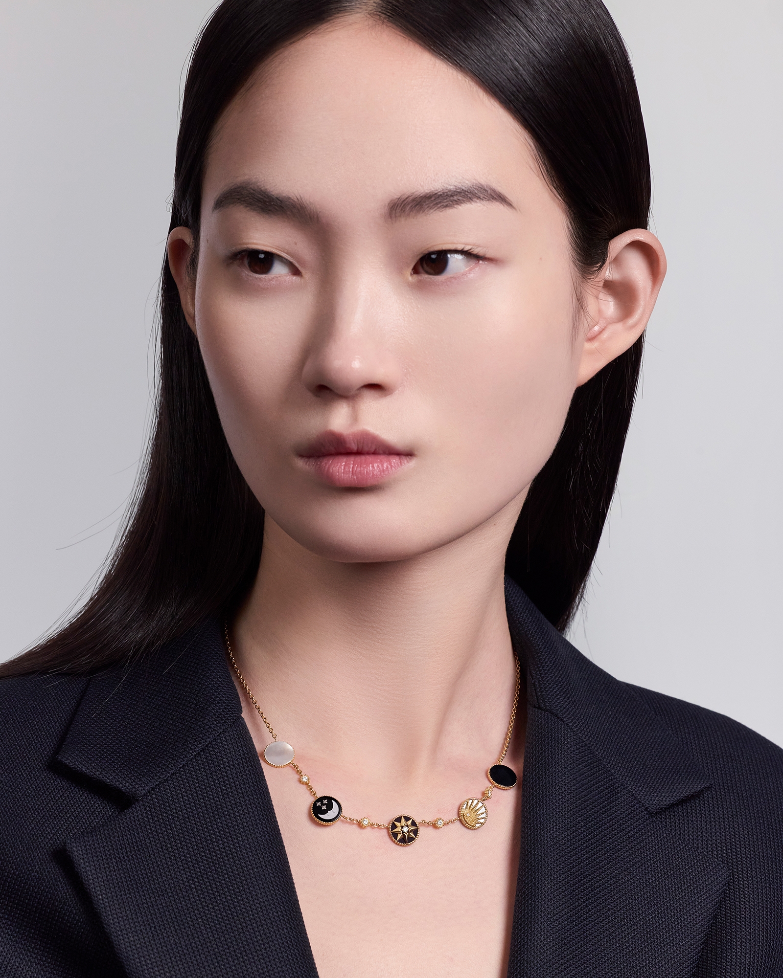 Rose des Vents 和 Rose Céleste 頸鏈 黃金和 18K 白金、鑽石、珍珠母和縞瑪瑙 E01