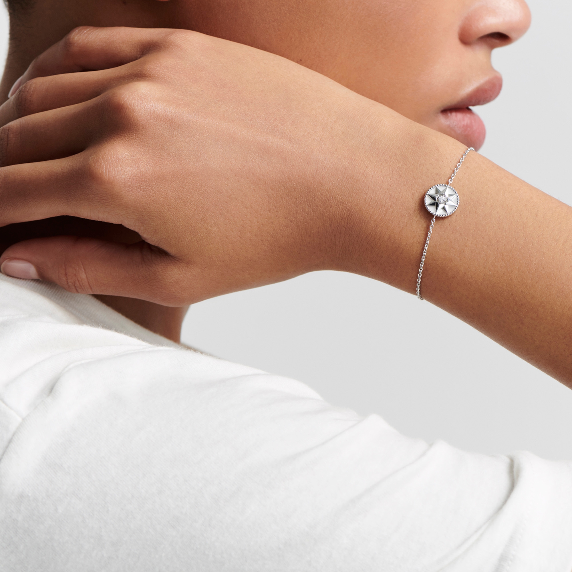 Look Rose des Vents Bracelet White Gold, Diamond and Mother-of-Pearl E01