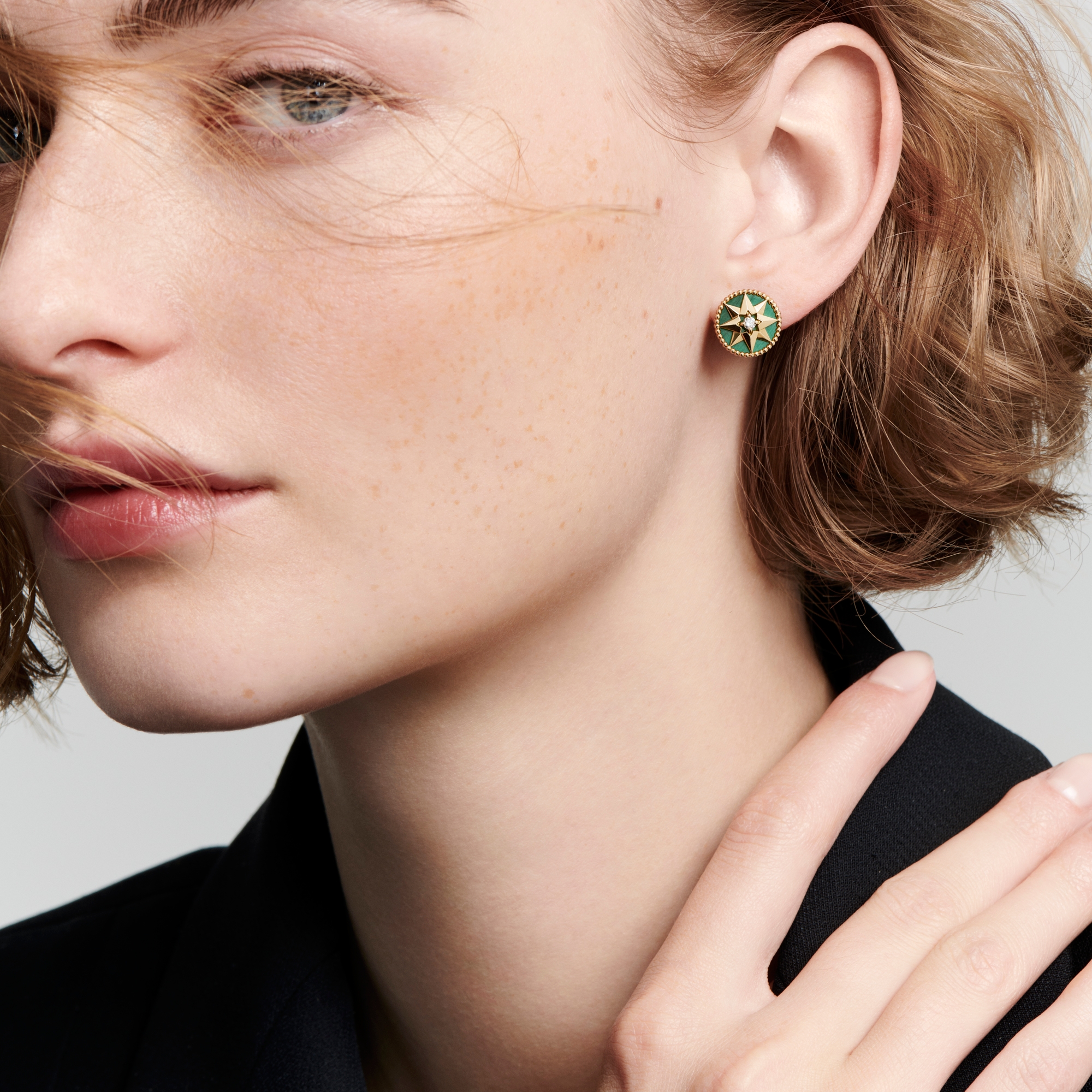 Look Rose des Vents Single Earring Yellow Gold, Diamonds and Malachite E01
