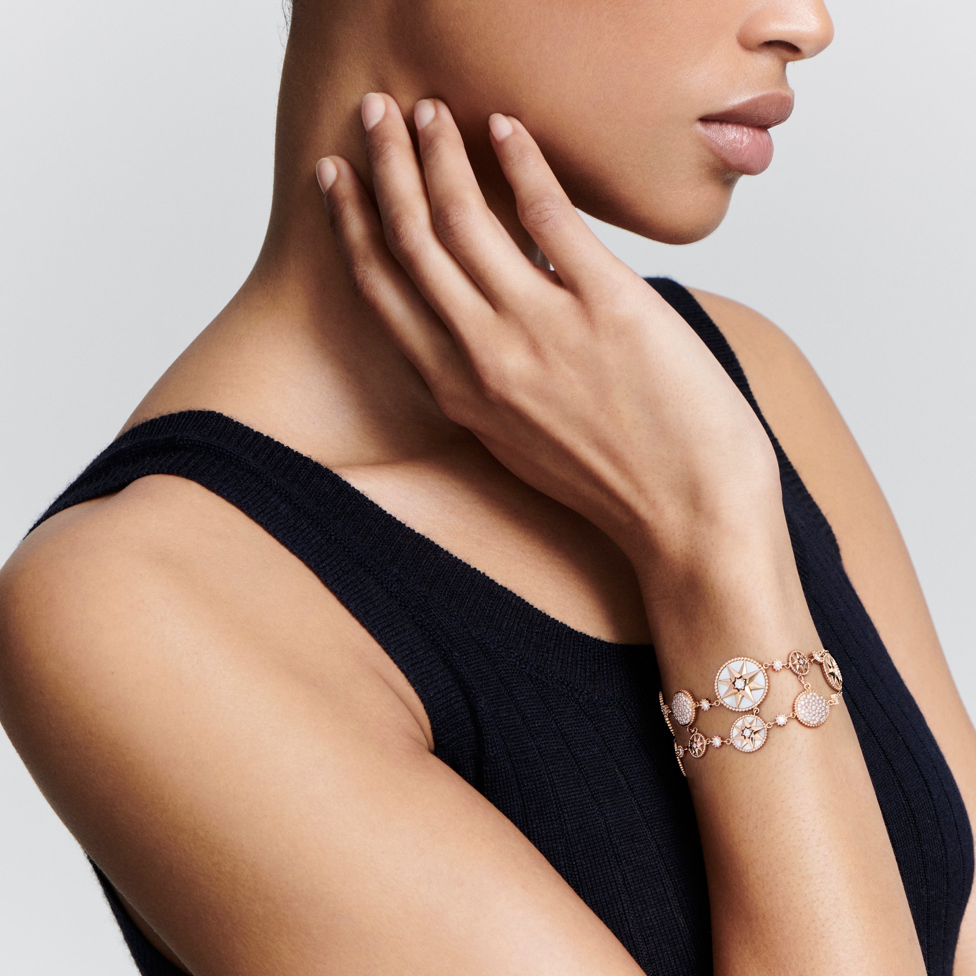 aria_look Rose des Vents Bracelet Profile view