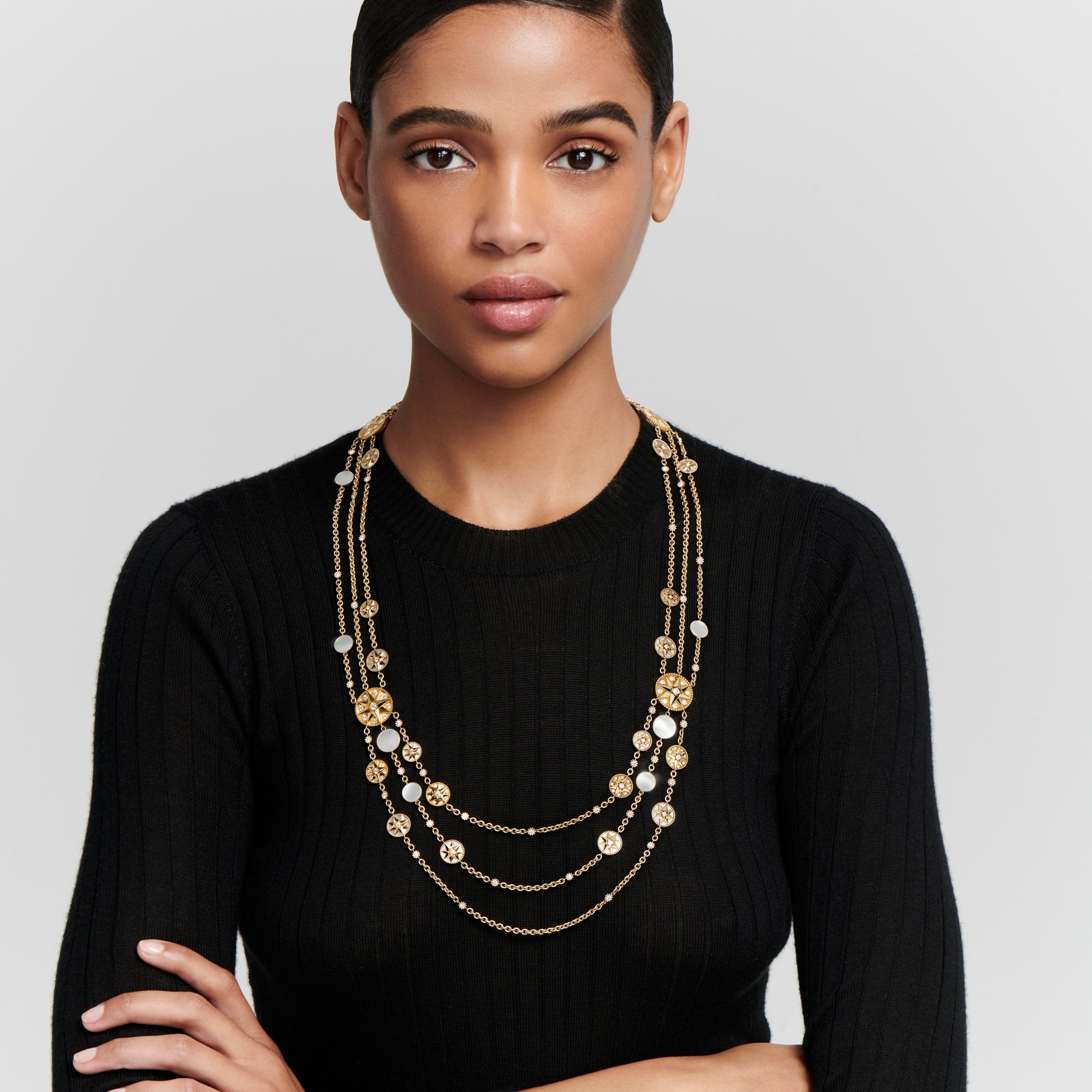 aria_look Rose des Vents Plastron Necklace Three quarter closed view