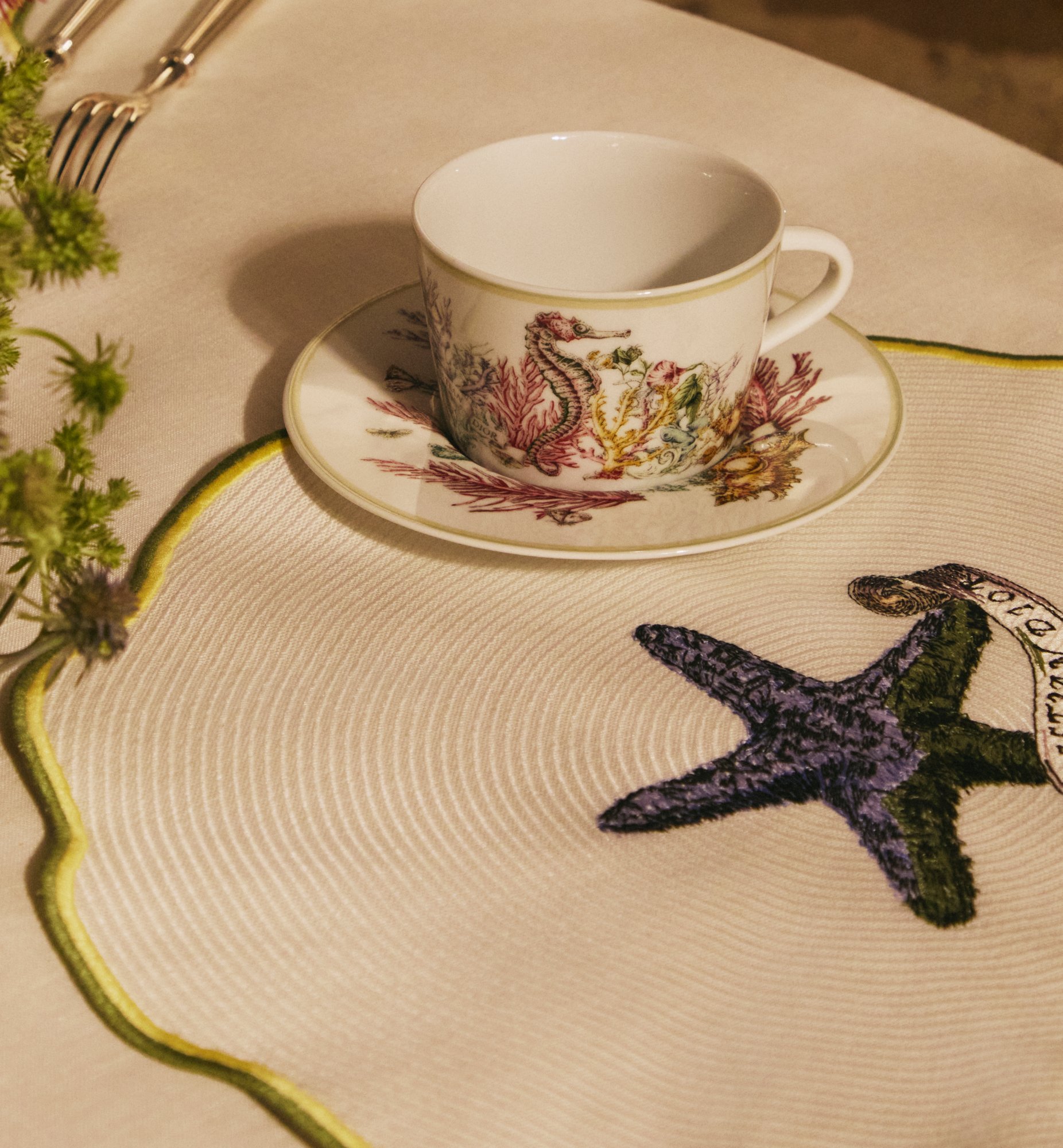 aria_look Tea Saucer Three quarter back view