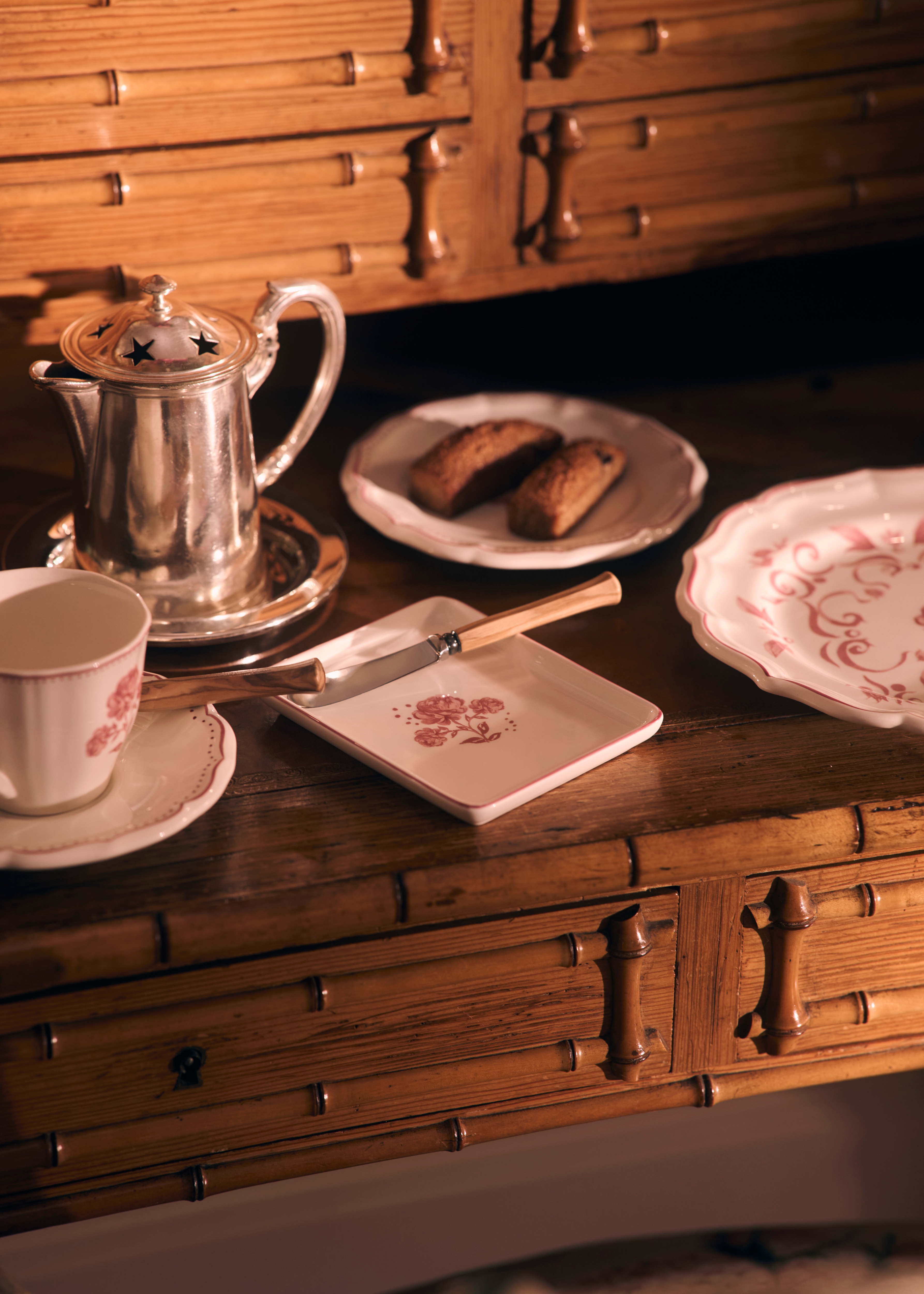 look_image_alt_prefix Vaciabolsillos Cerámica con motivo de rosas E04