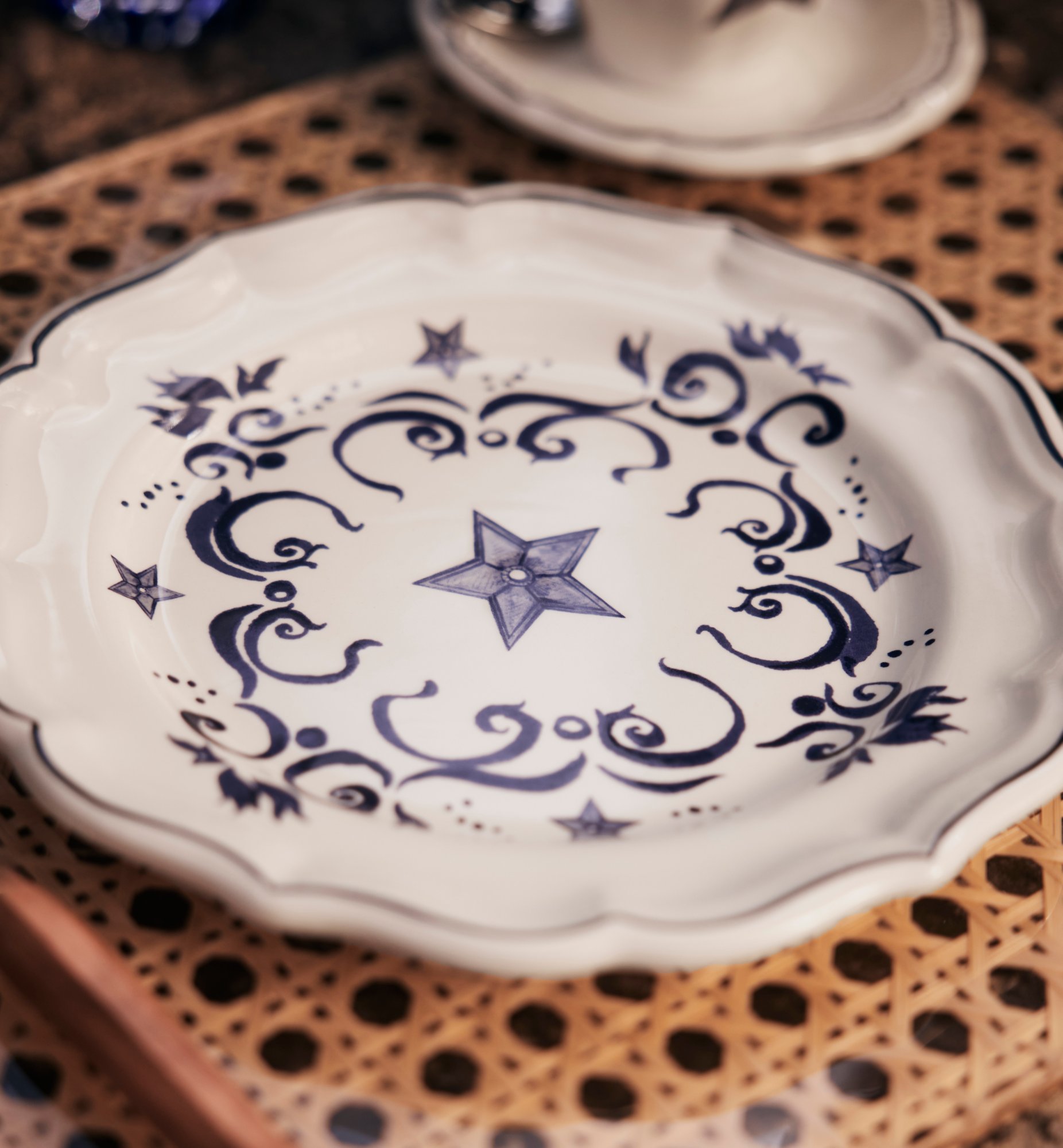aria_look Dessert Plate Profile view