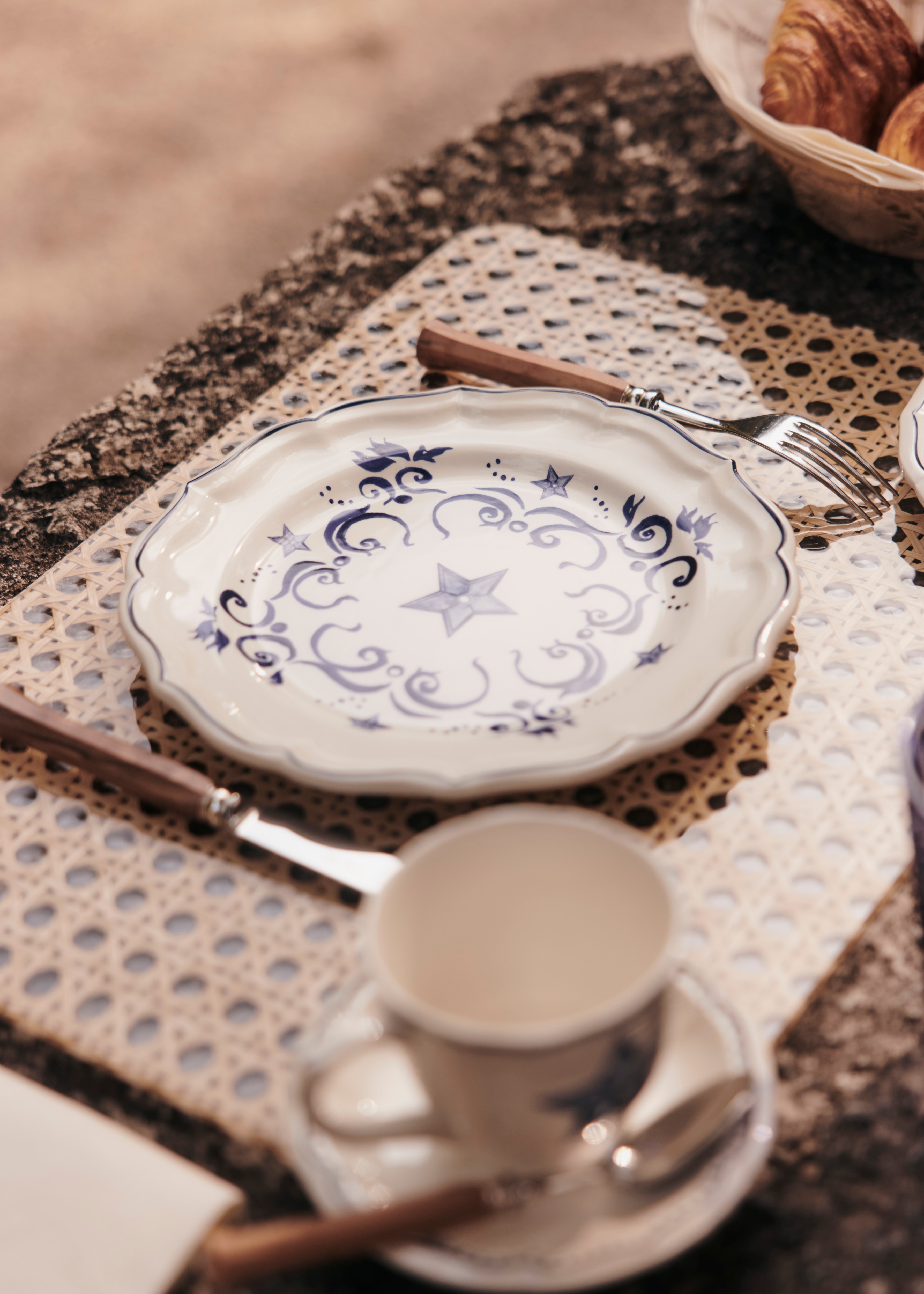 look_image_alt_prefix จานของหวาน เซรามิกลายรูปดาว E03