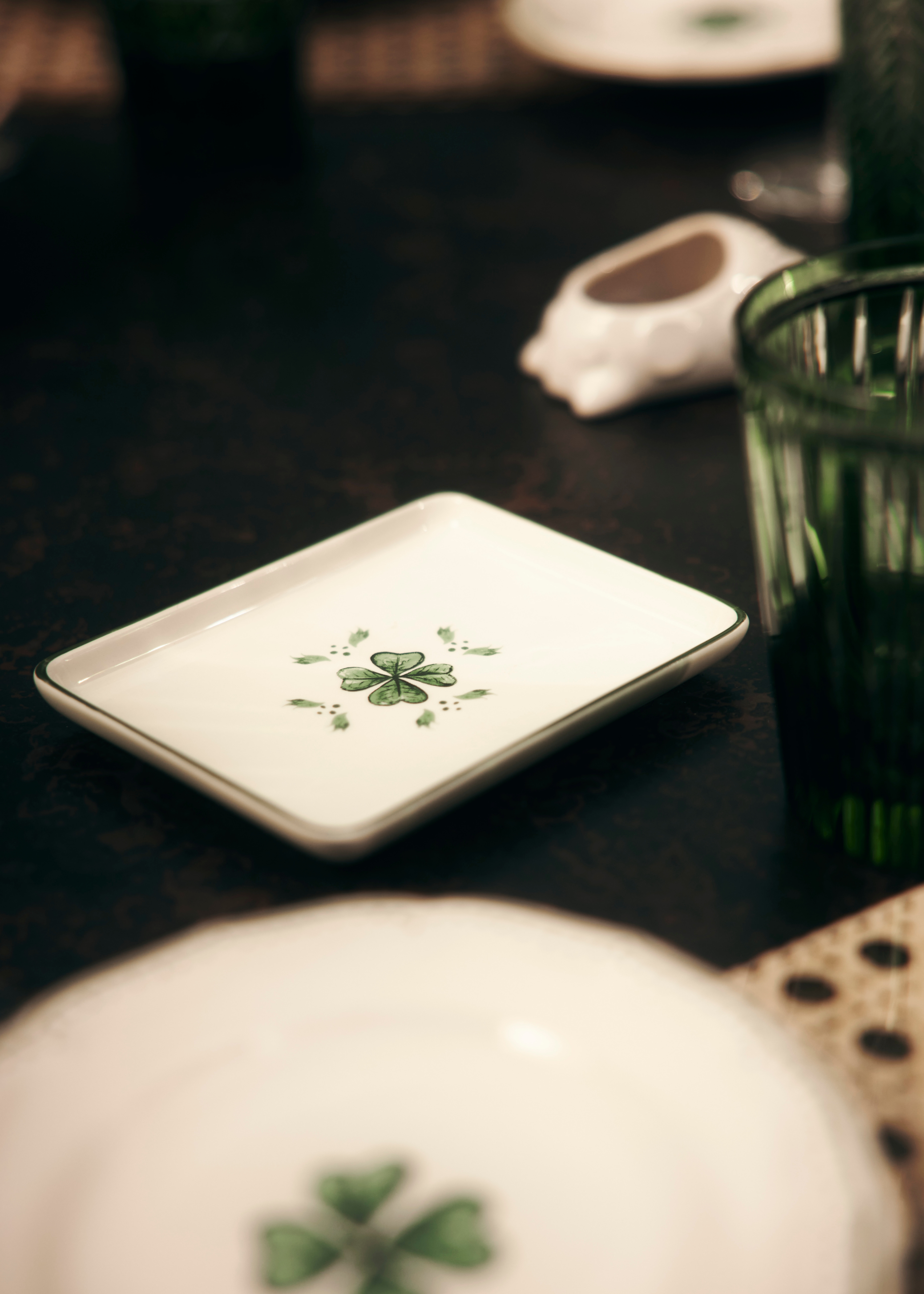 Look Trinket Tray Ceramic with Clover Motif E06