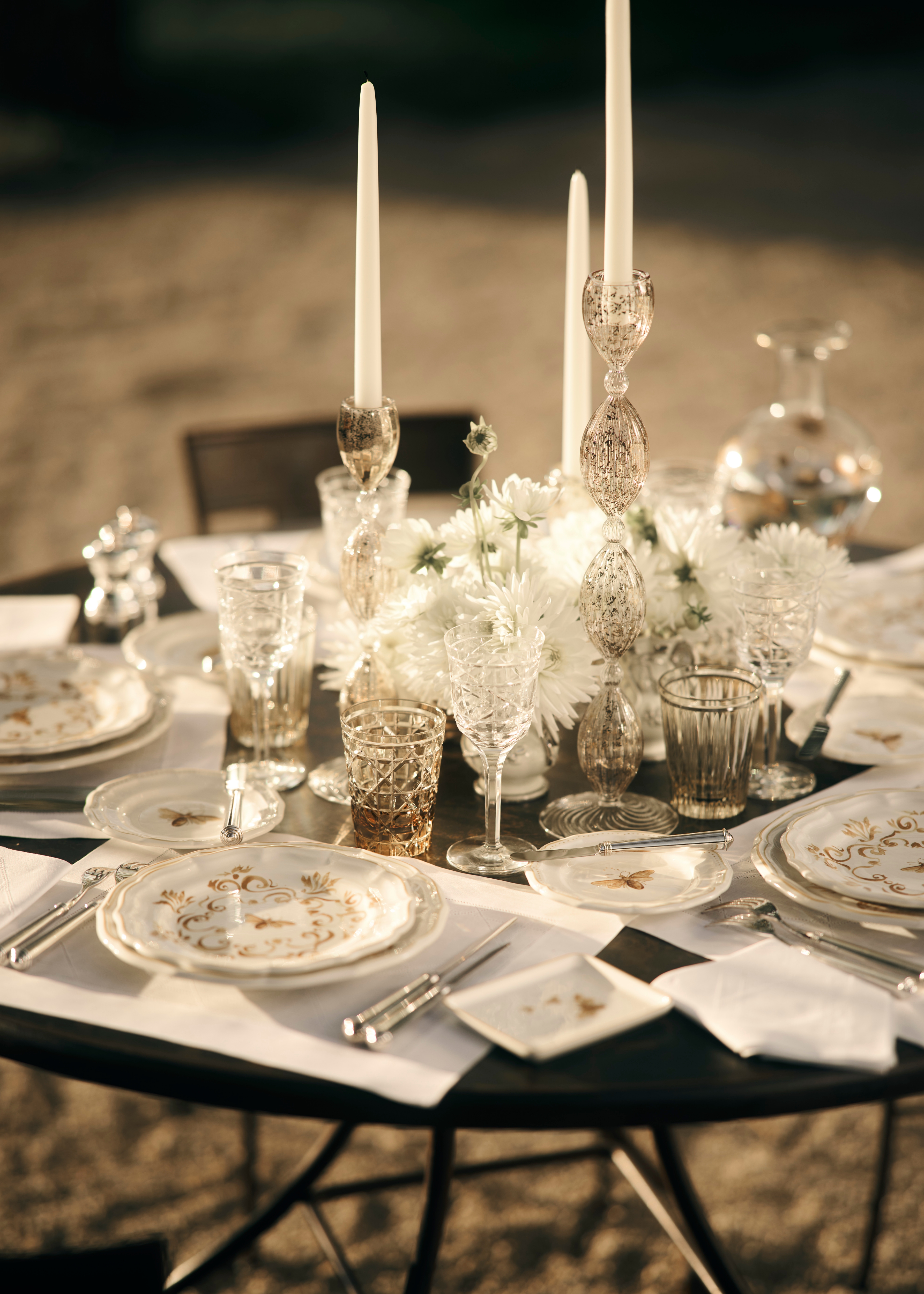 Look Assiette à pain Dior Bees, blanc et doré E09