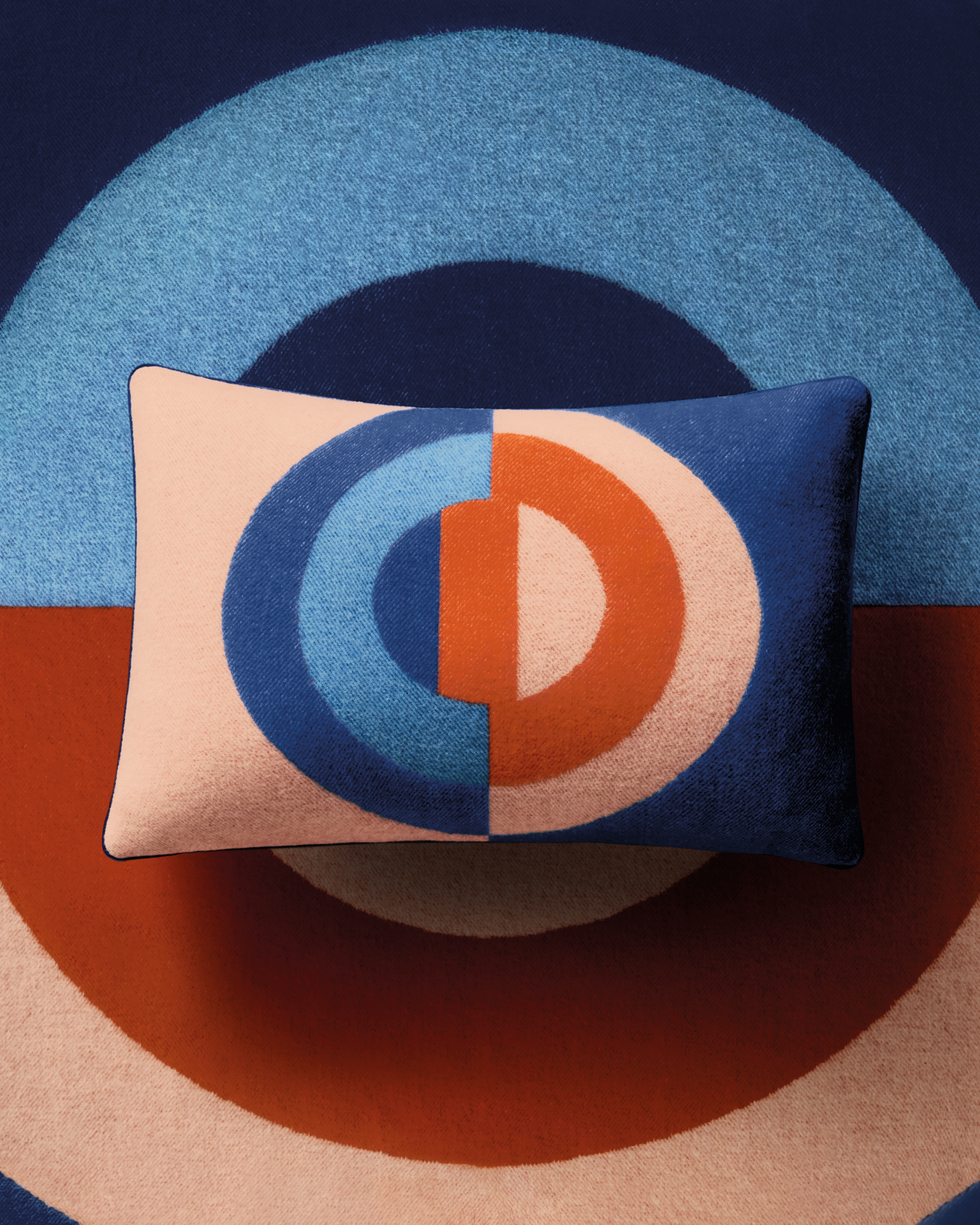 직사각형 쿠션 블루 CD Entrelacés 울 캐시미어 E02