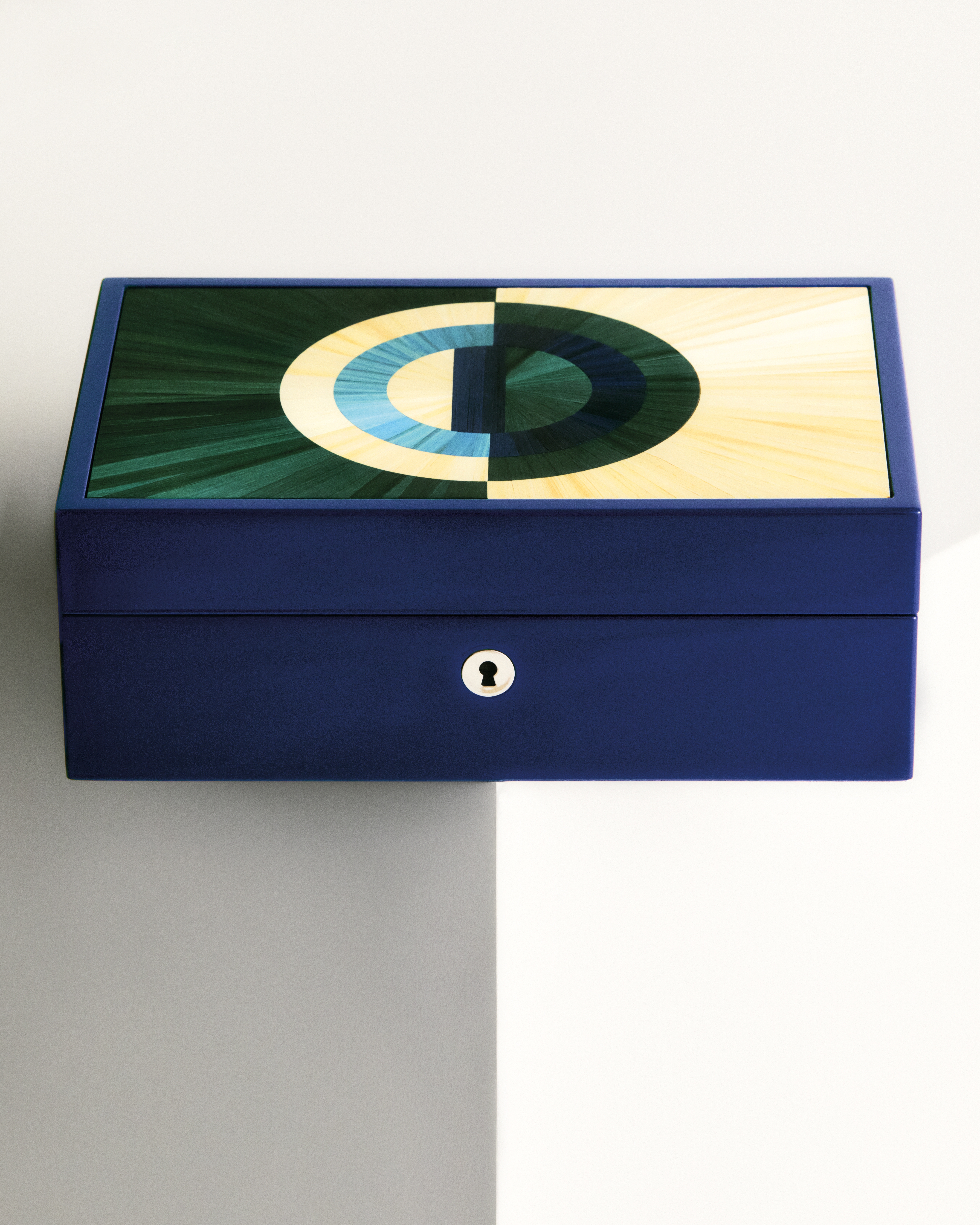 look_image_alt_prefix 8구 시계 케이스 그린 CD Entrelacés 모티브 래커 우드 & 벨벳, 스트로 E17