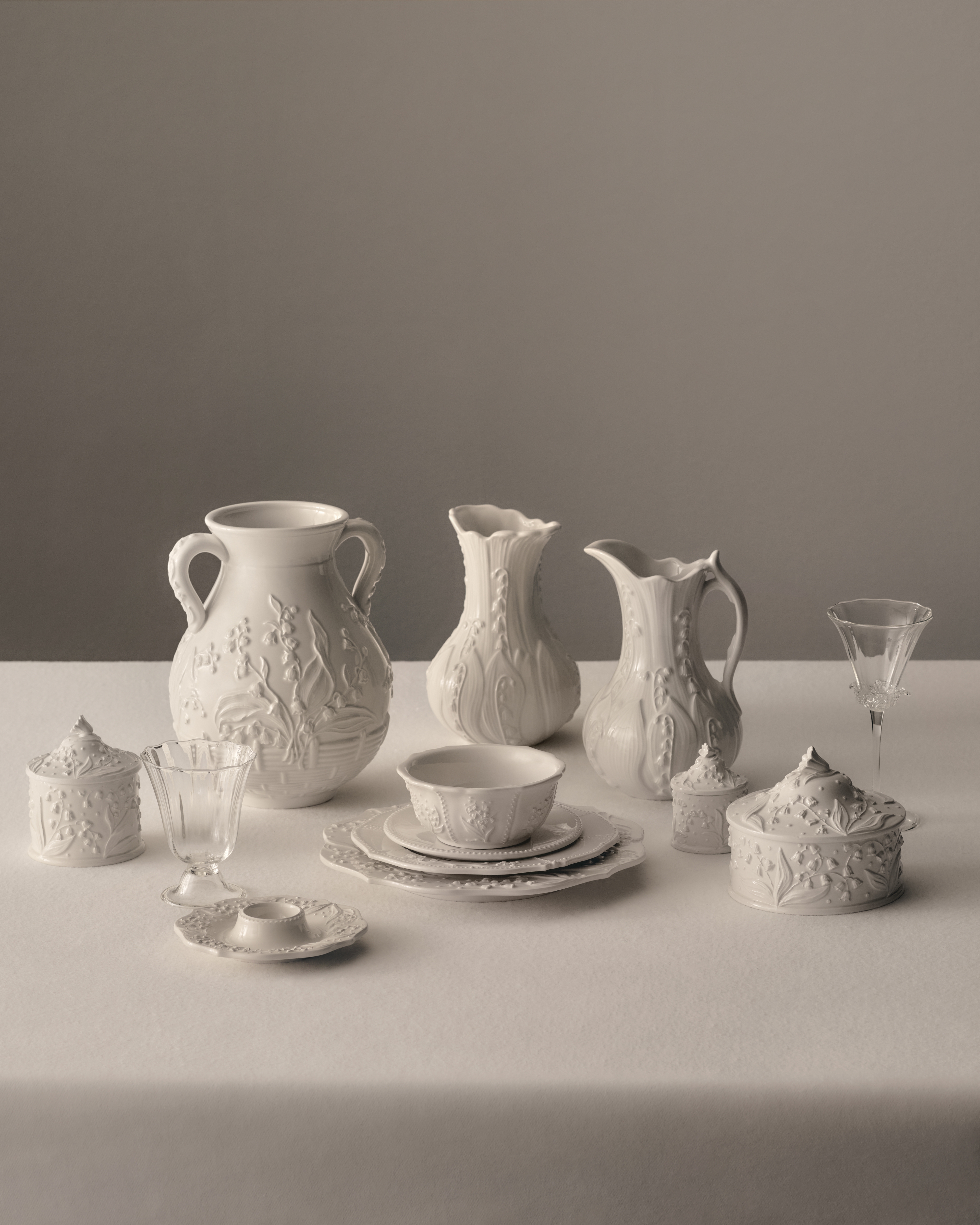 look_image_alt_prefix 花瓶 Lily Dior 立體圖案白色陶瓷 E12