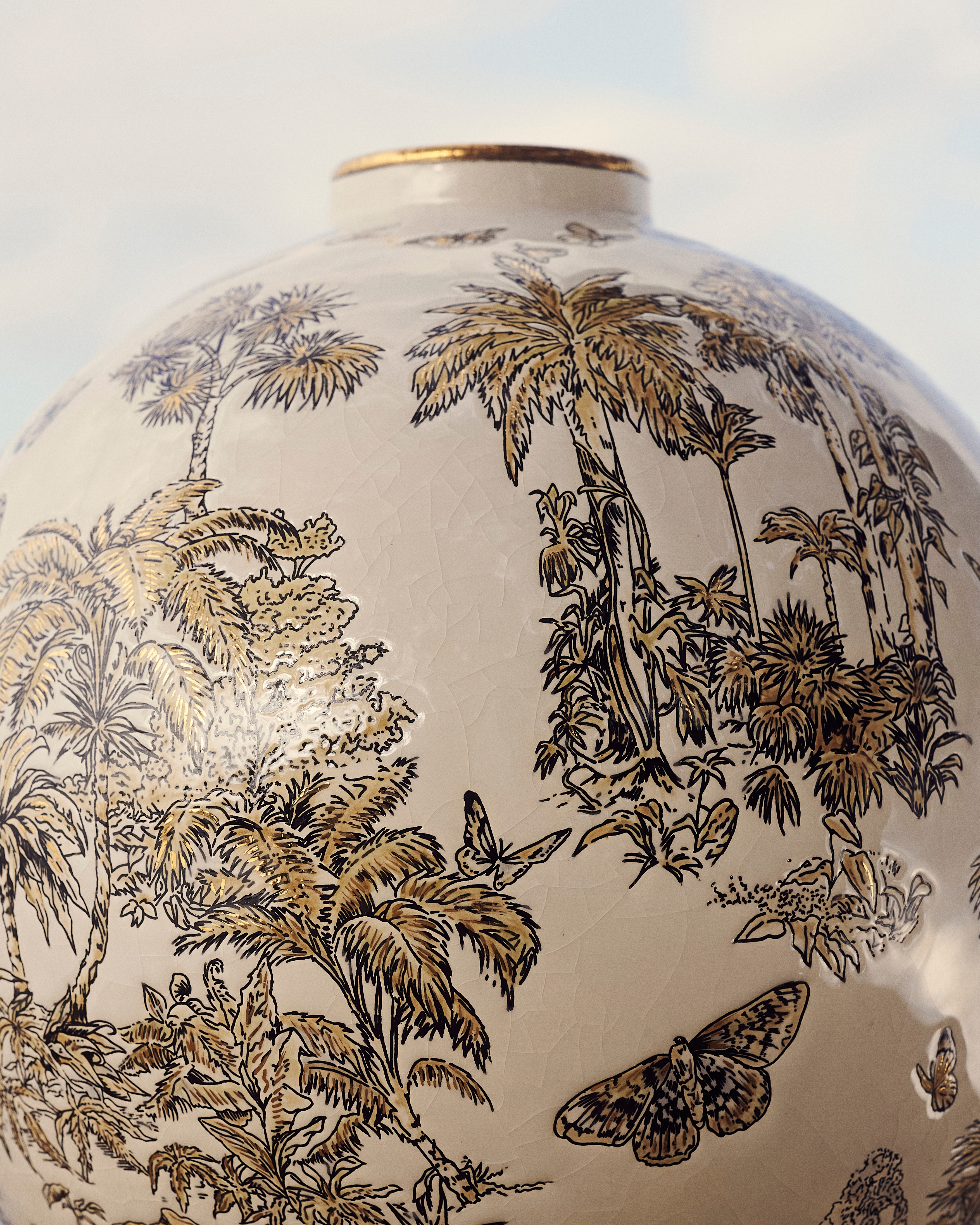 look_image_alt_prefix Grote ronde vaas Manufacture des Émaux de Longwy voor Dior – Keramiek en email met Toile de Jouy Palms-motief E11