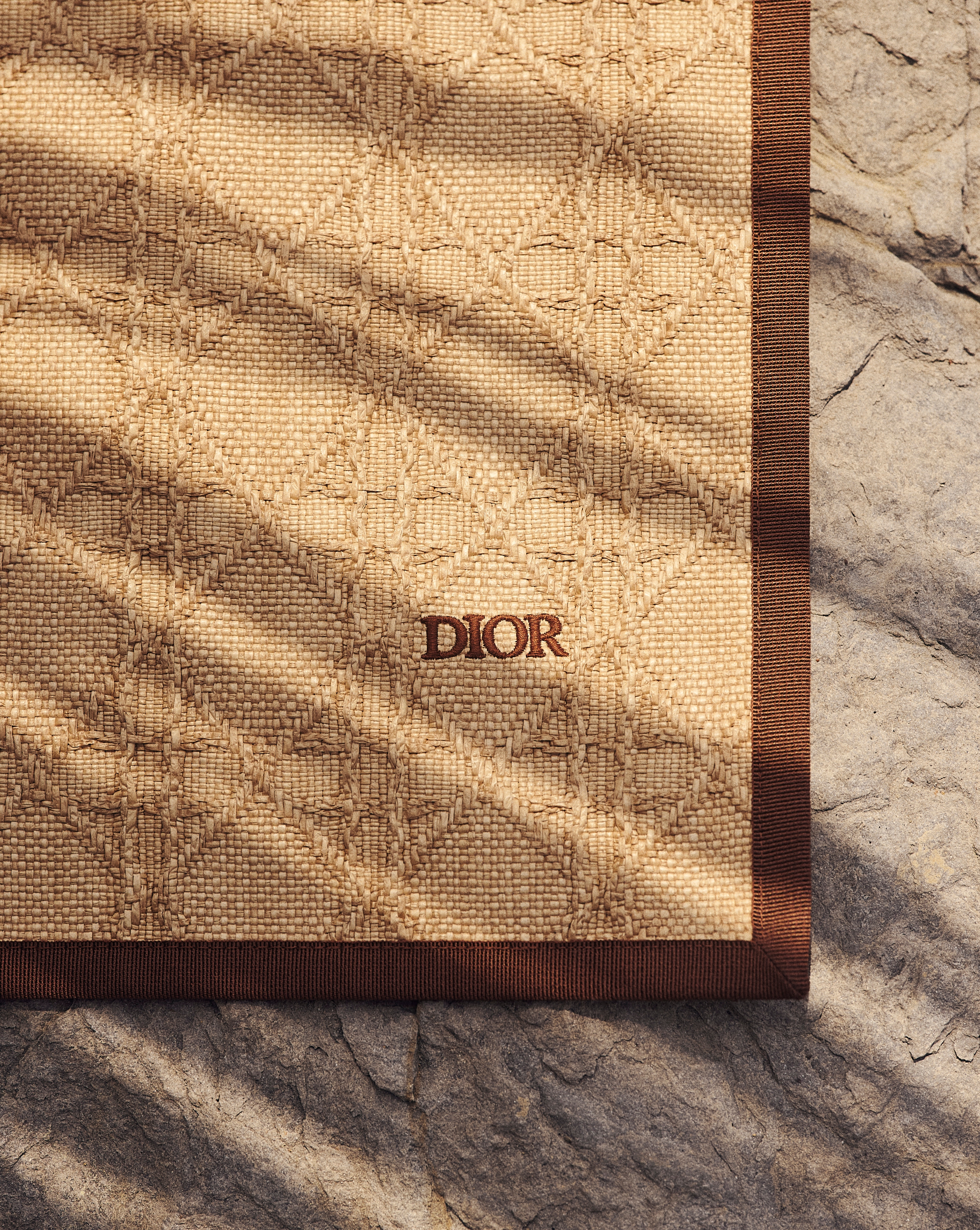 Look Beach Mat Raffia-Effect Technical Fabric and Cow Leather with Cannage Motif E09