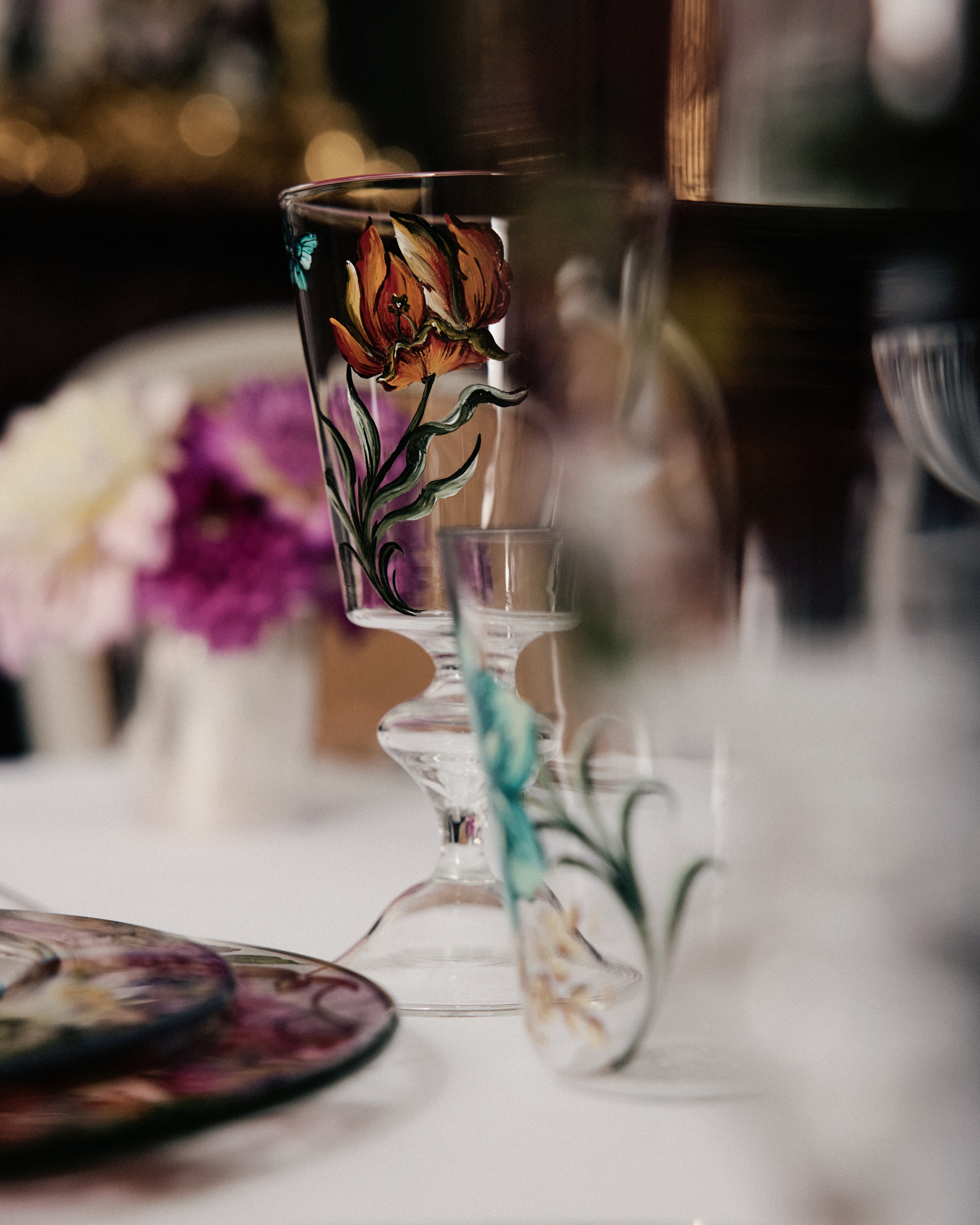 Wine Glass Glass with Multicolor Floral Motif E10