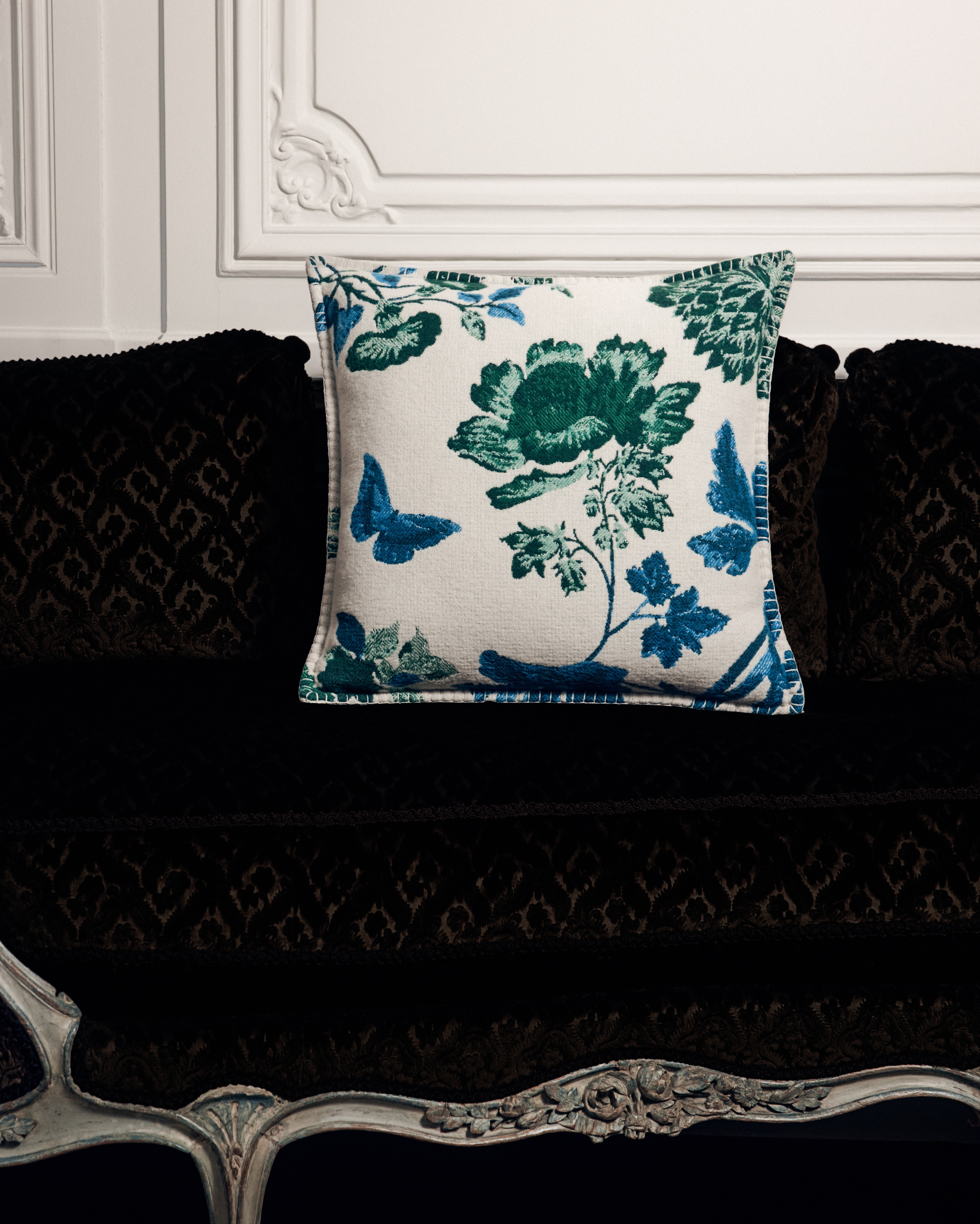 Look Coussin carré Jacquard de laine et cachemire blancs à motif feuilles E02
