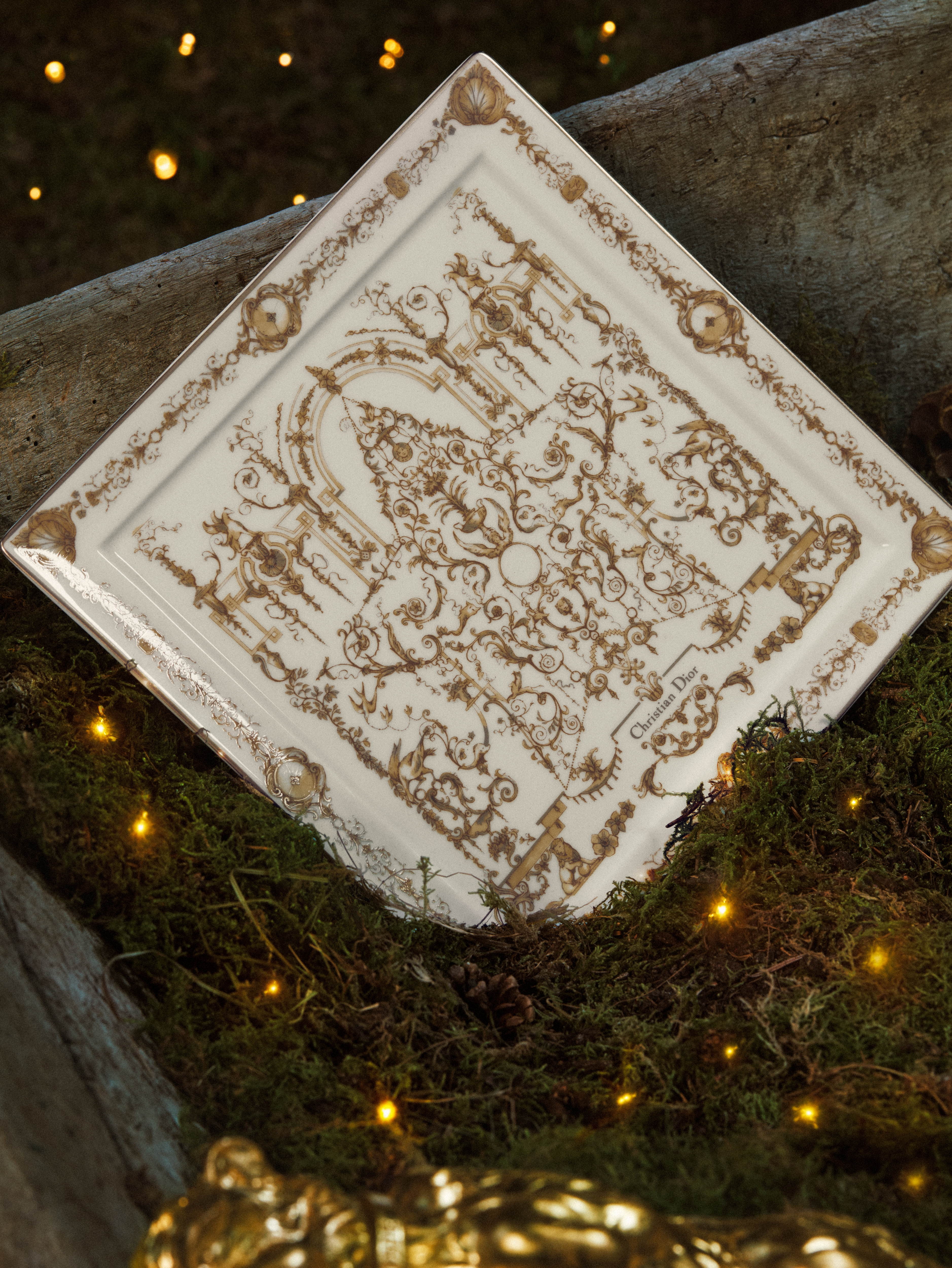 Look Trinket Tray White Porcelain with 24-Carat Gold Dioresque Stella Motif E04