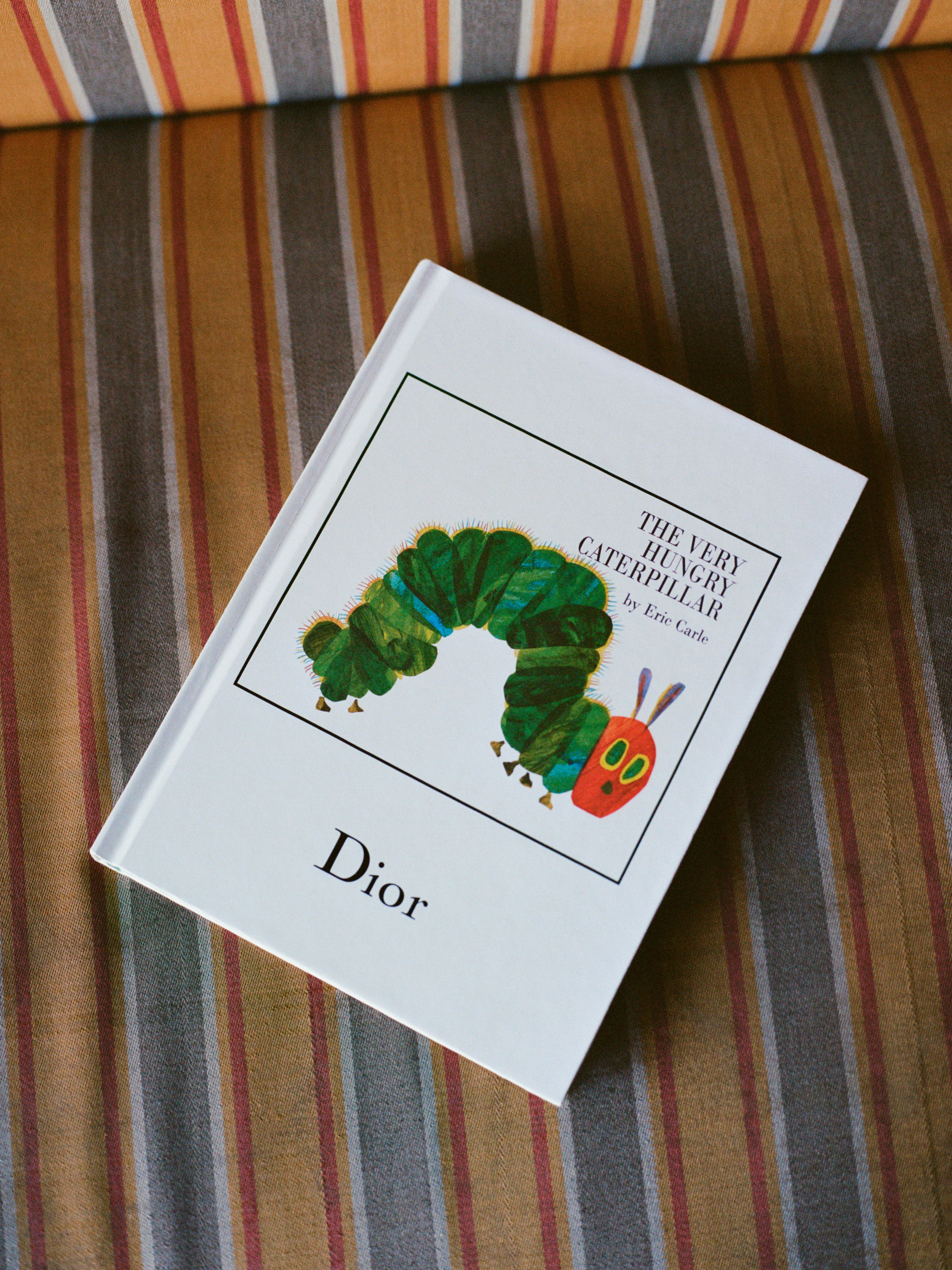 Notizbuch Einband in Weiß mit Book Cover-Motiv in mehreren Farben E02