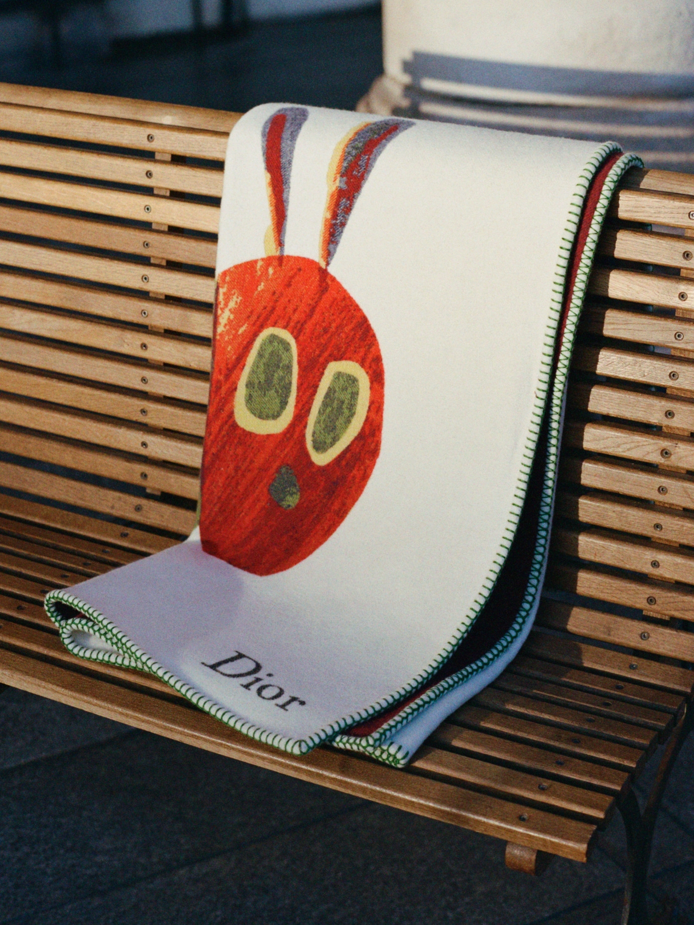 Decke Wolle und Kaschmirjacquard in Weiß mit Book Cover-Motiv in mehreren Farben E09