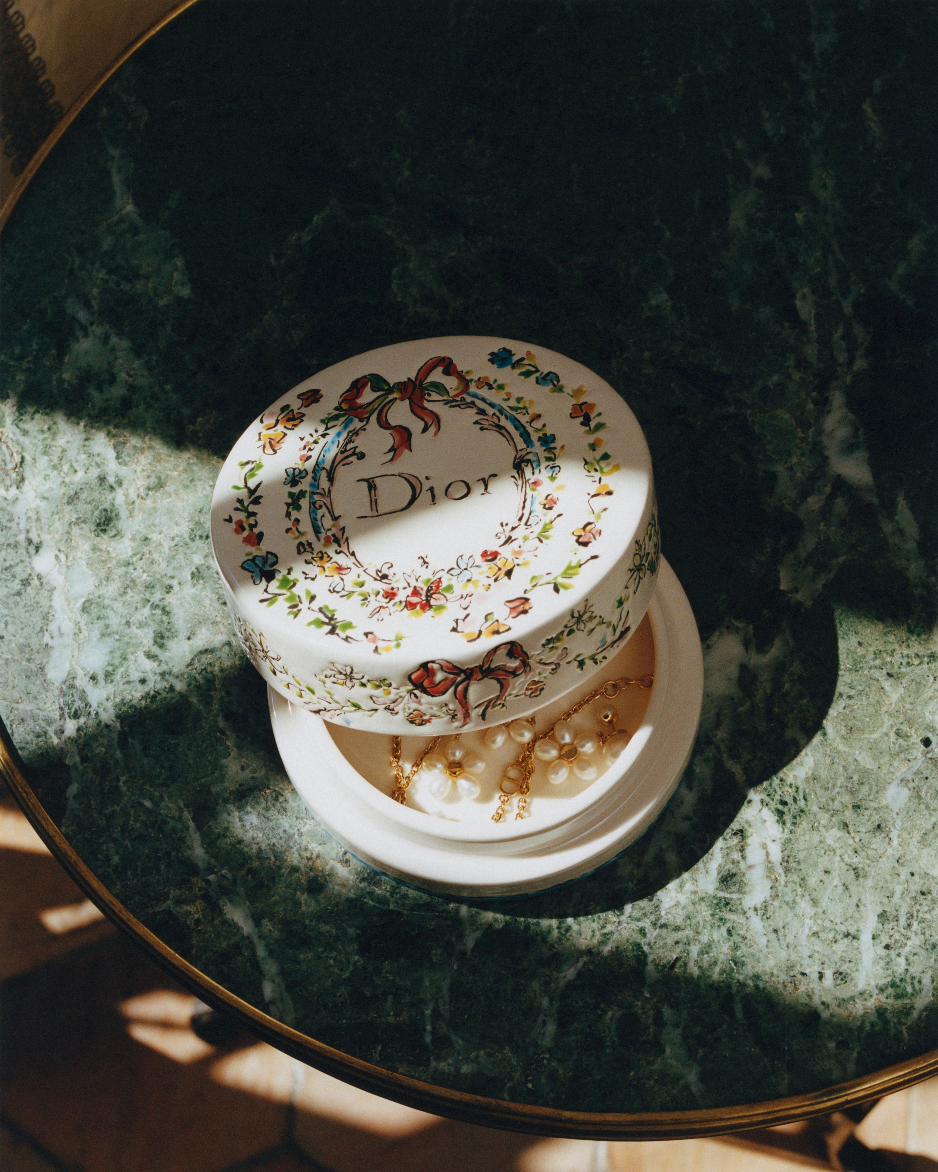 Small Box Manufacture des Émaux de Longwy for Dior, Ecru Ceramic and Multicolor Enamel Dior Arabesque Motif E15