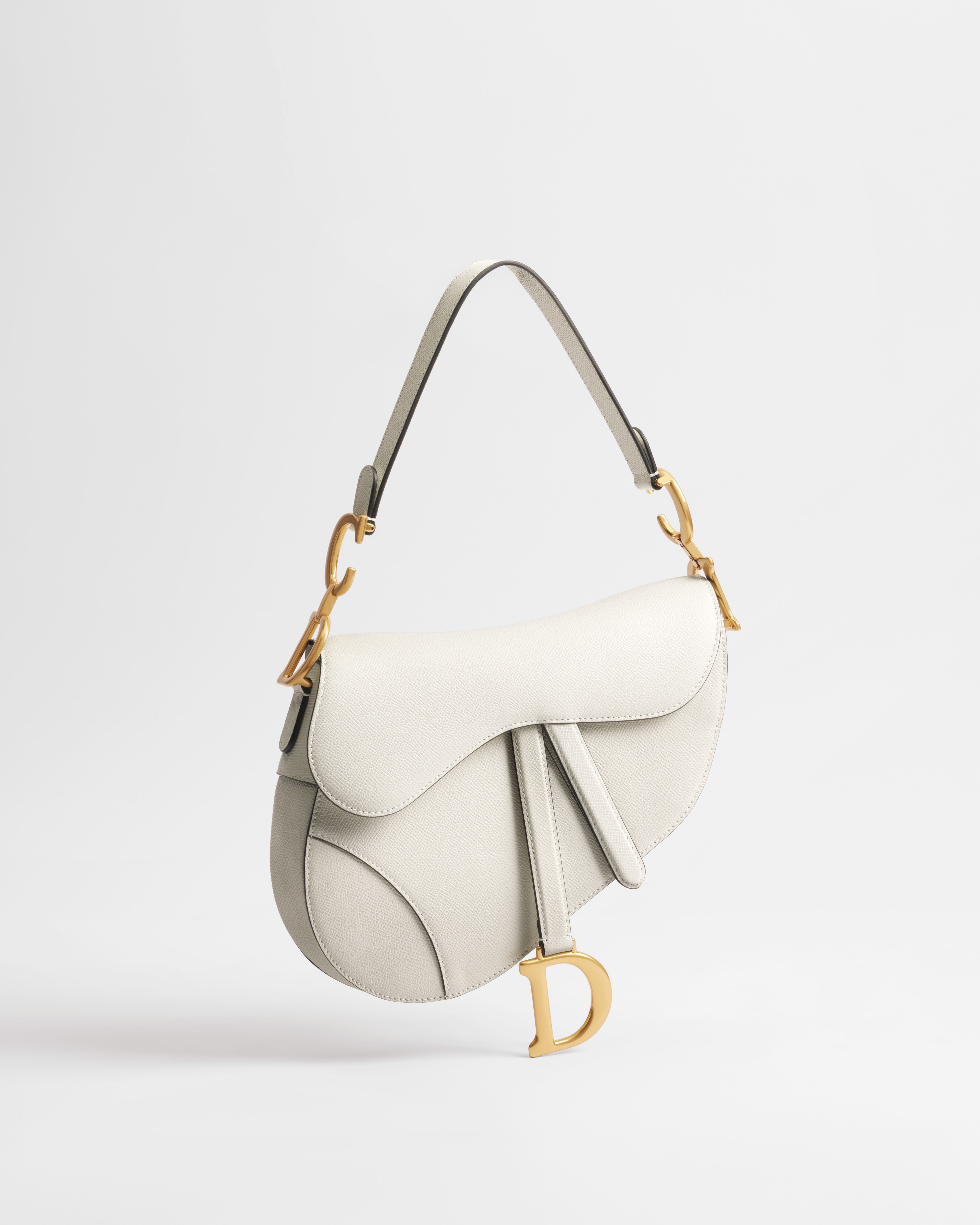 Saddle Bag mit Trageriemen Genarbtes Kalbsleder in Latte E01