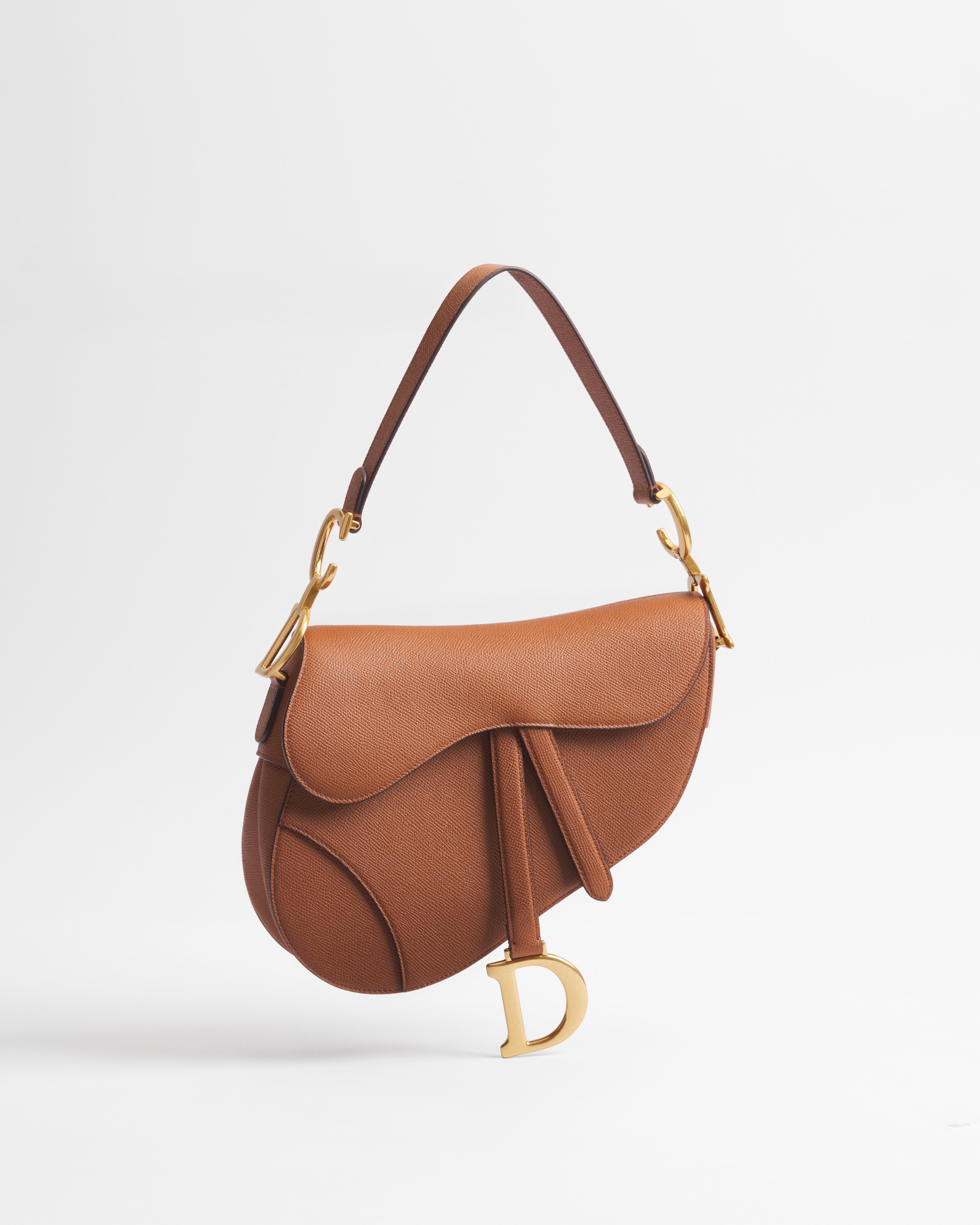 Saddle Bag mit Trageriemen Genarbtes Kalbsleder in Golden Saddle E01