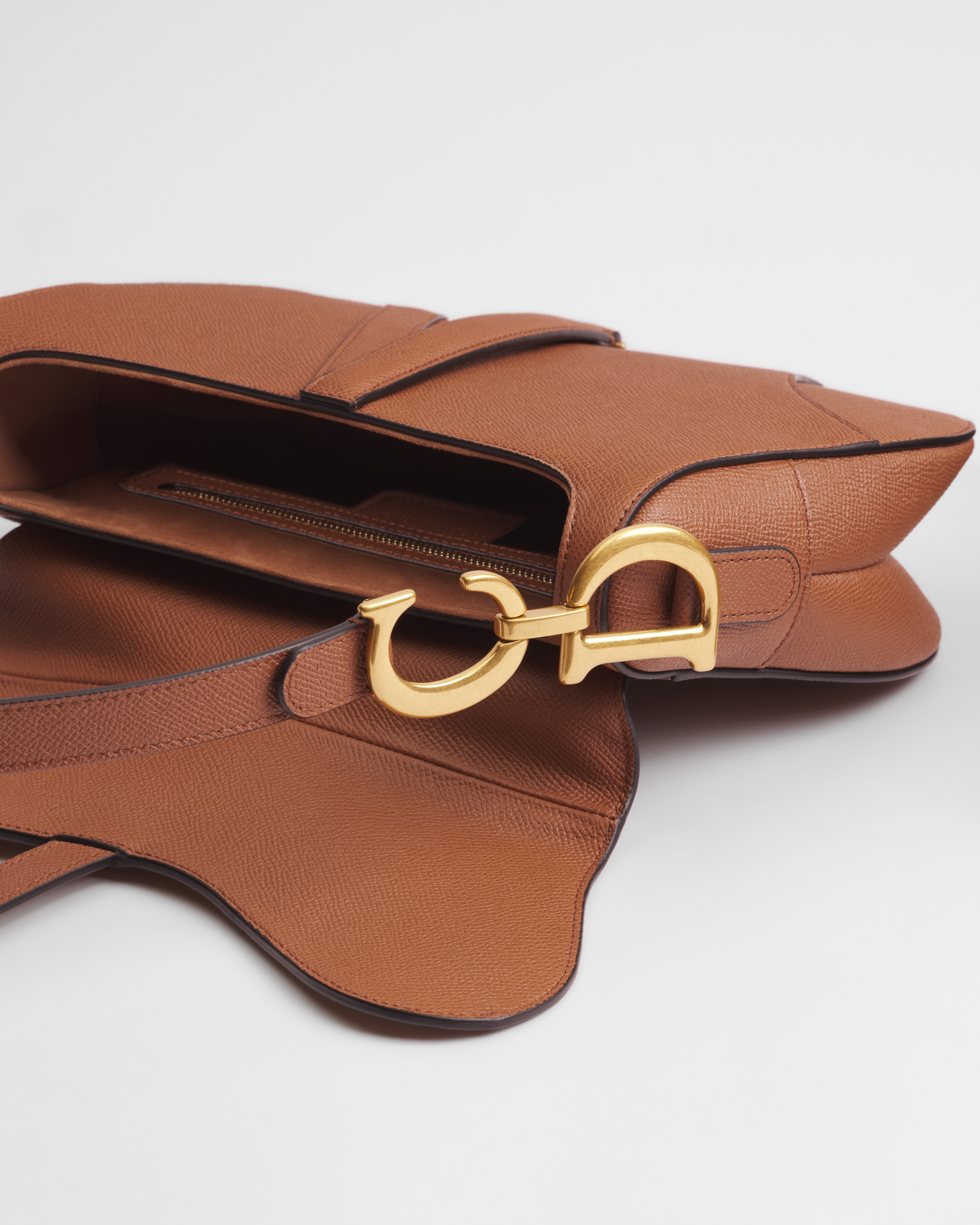 Saddle-tas met schouderband Goudbruin generfd kalfsleer E12