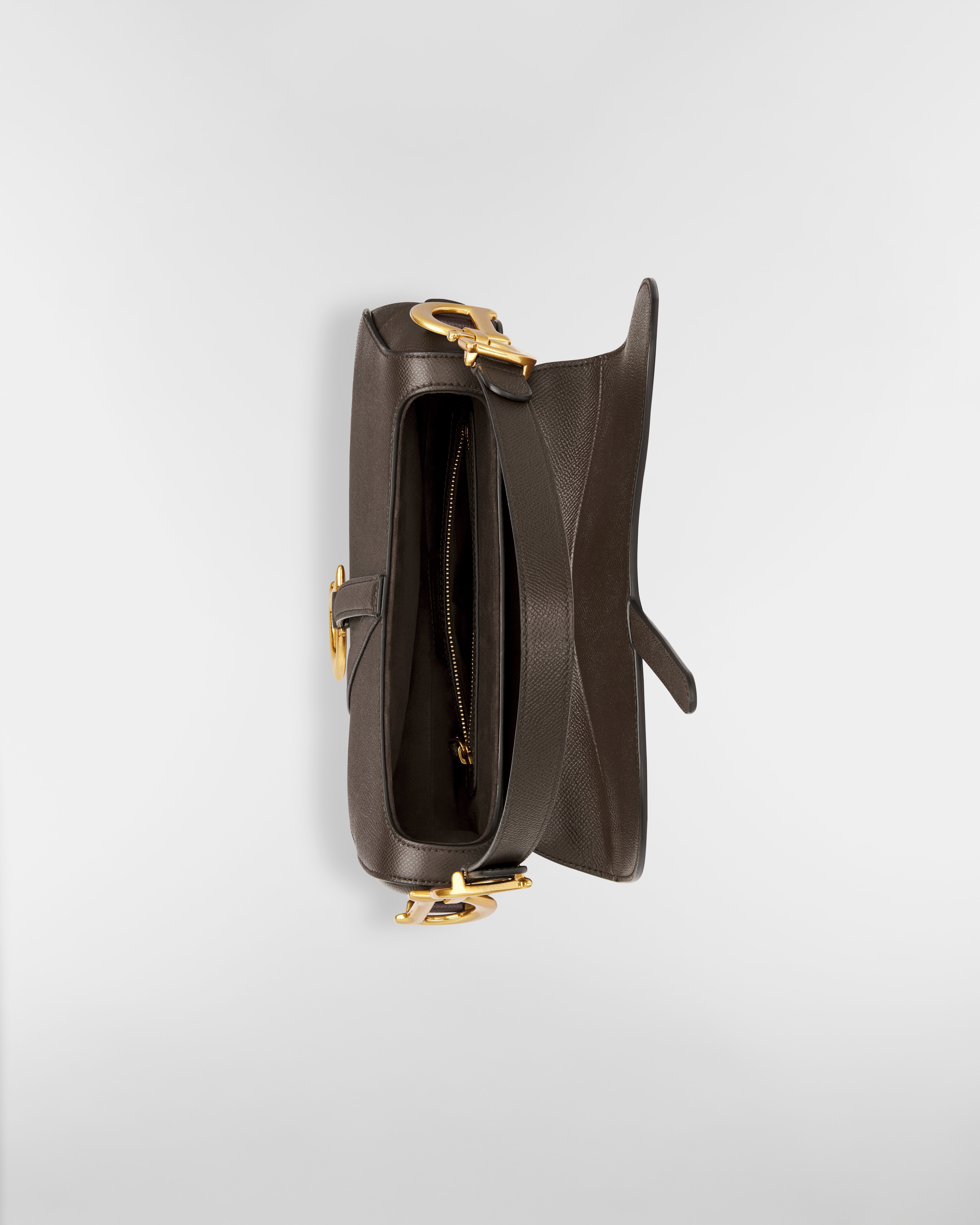 Saddle-tas met schouderband Donker-chocoladebruin generfd kalfsleer E06