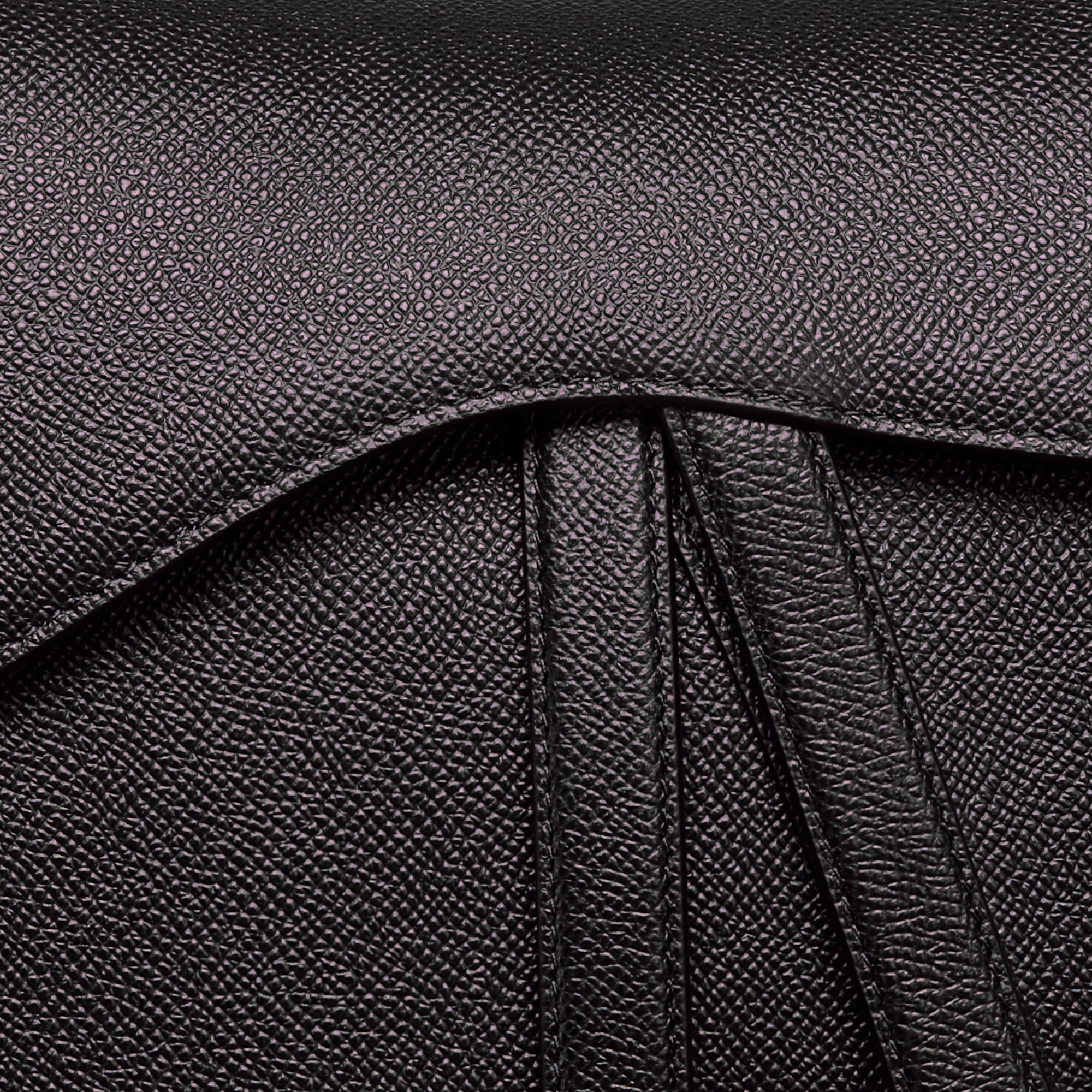 Saddle-tas met schouderband Zwart generfd kalfsleer E09