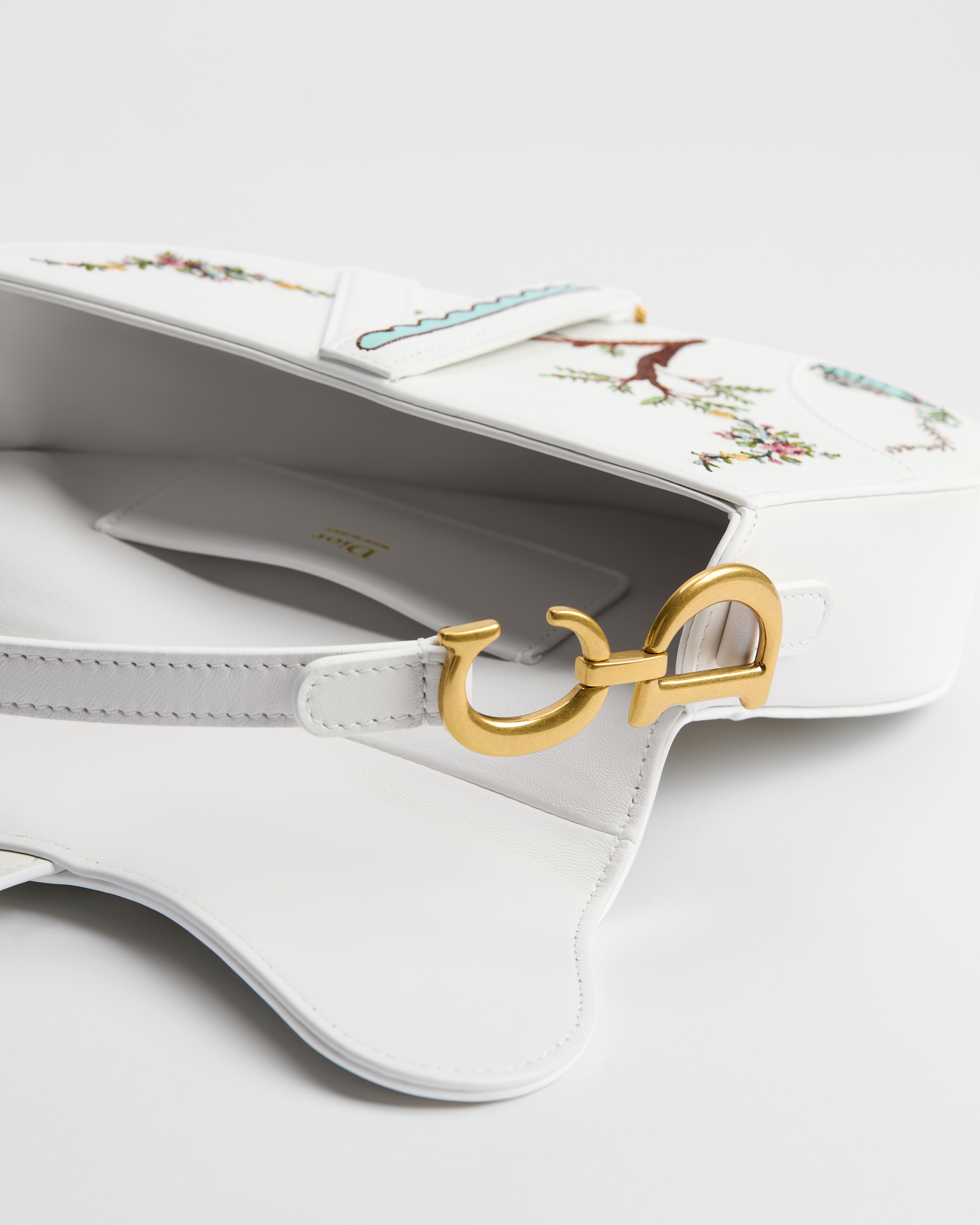 Kleine Dioramour Saddle Bag mit Trageriemen