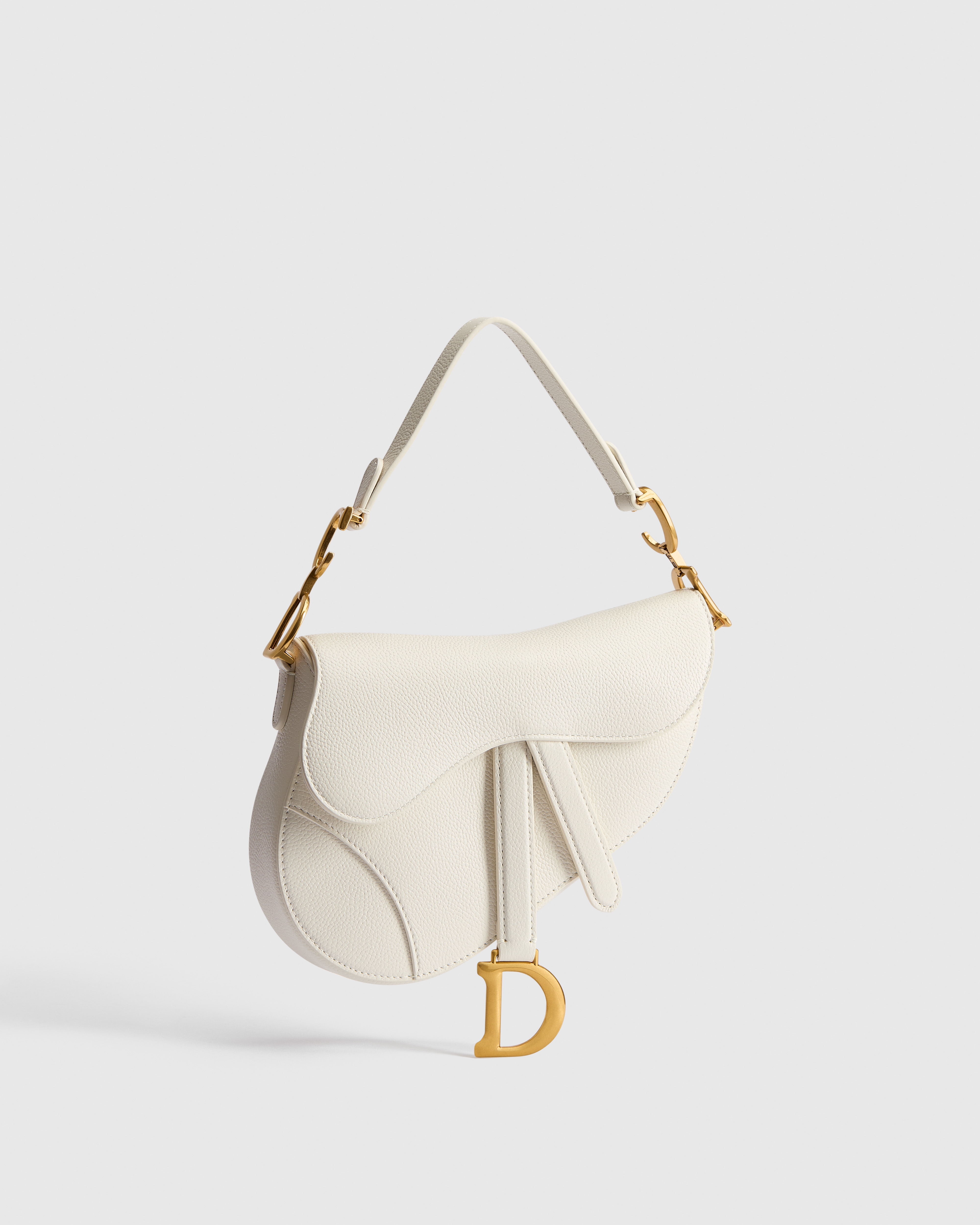 Sac Saddle Small à bandoulière Cuir de veau grainé couleur latte E01