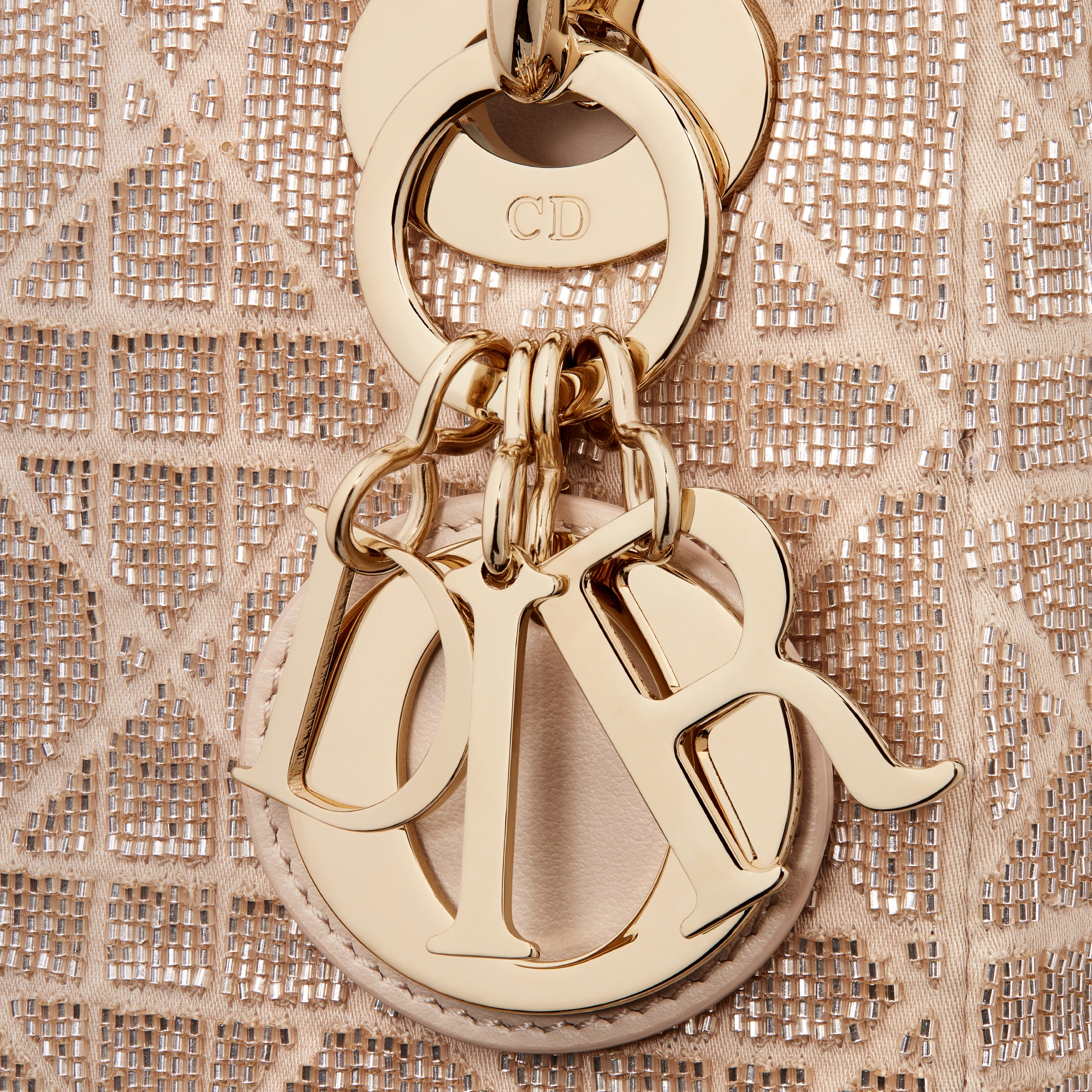 Lady Dior バッグ ミニ カナージュ エンブロイダリー コットン E09