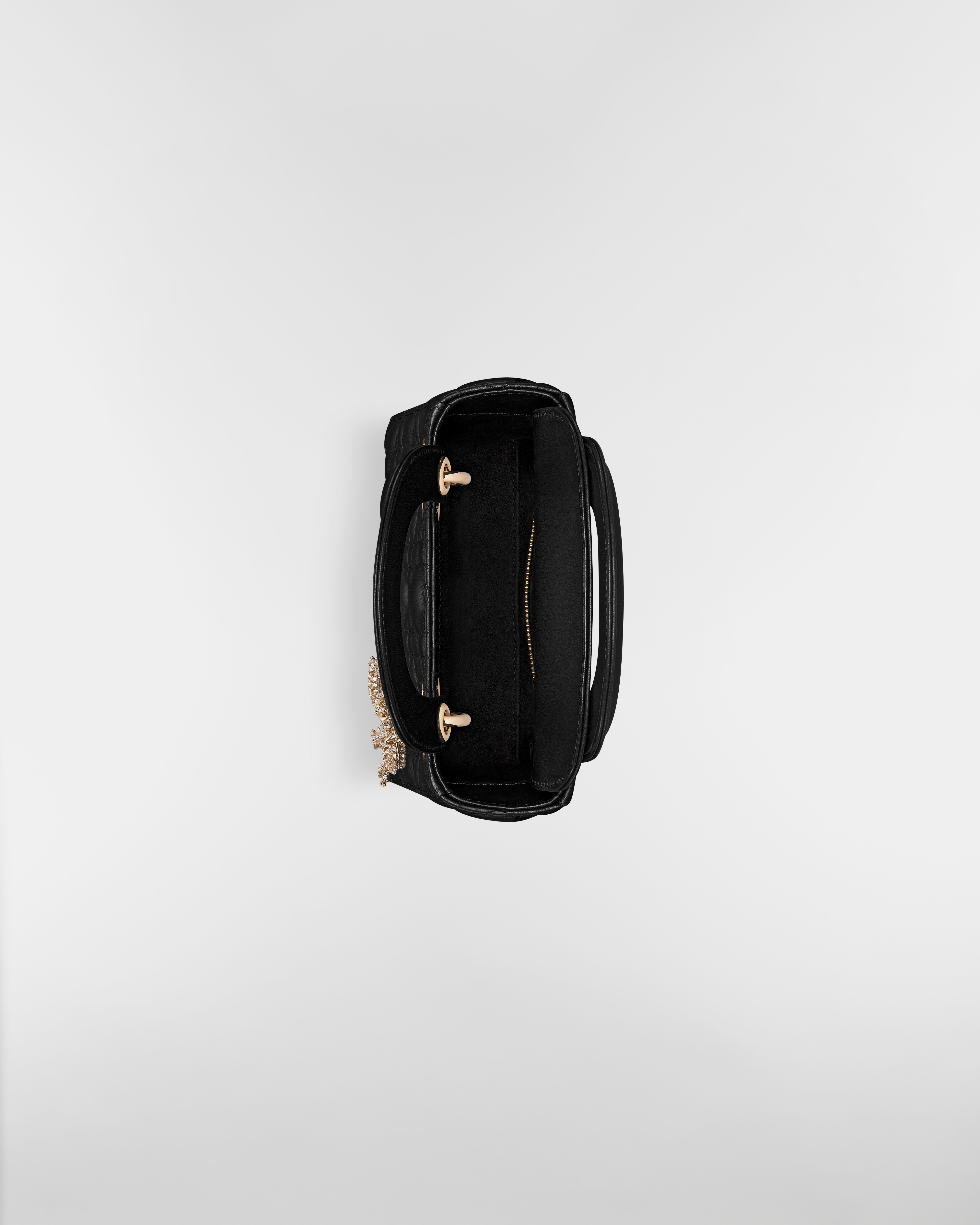 กระเป๋า Mini Lady Dior หนังแกะลาย Cannage สีดำ E06