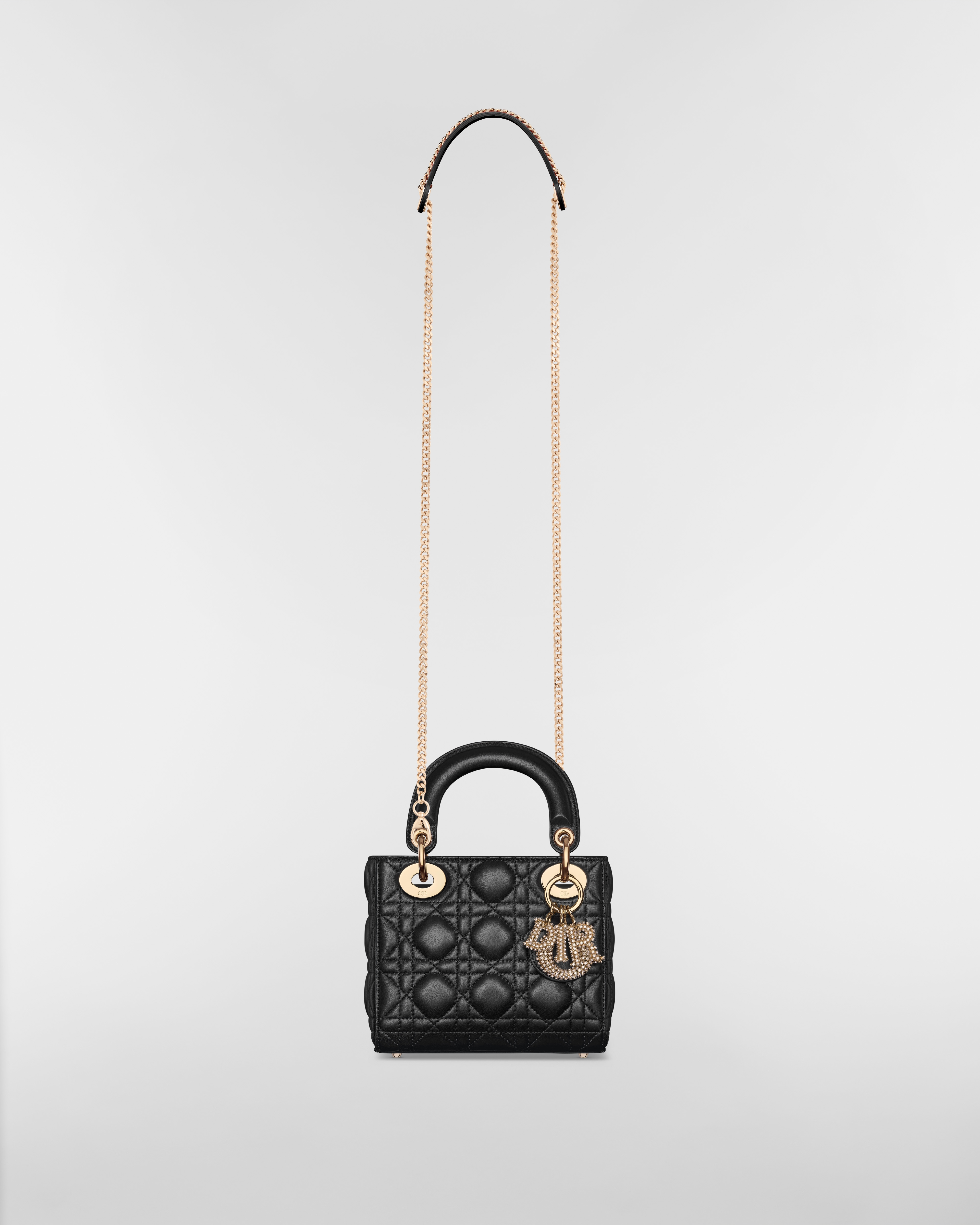 กระเป๋า Mini Lady Dior หนังแกะลาย Cannage สีดำ E07