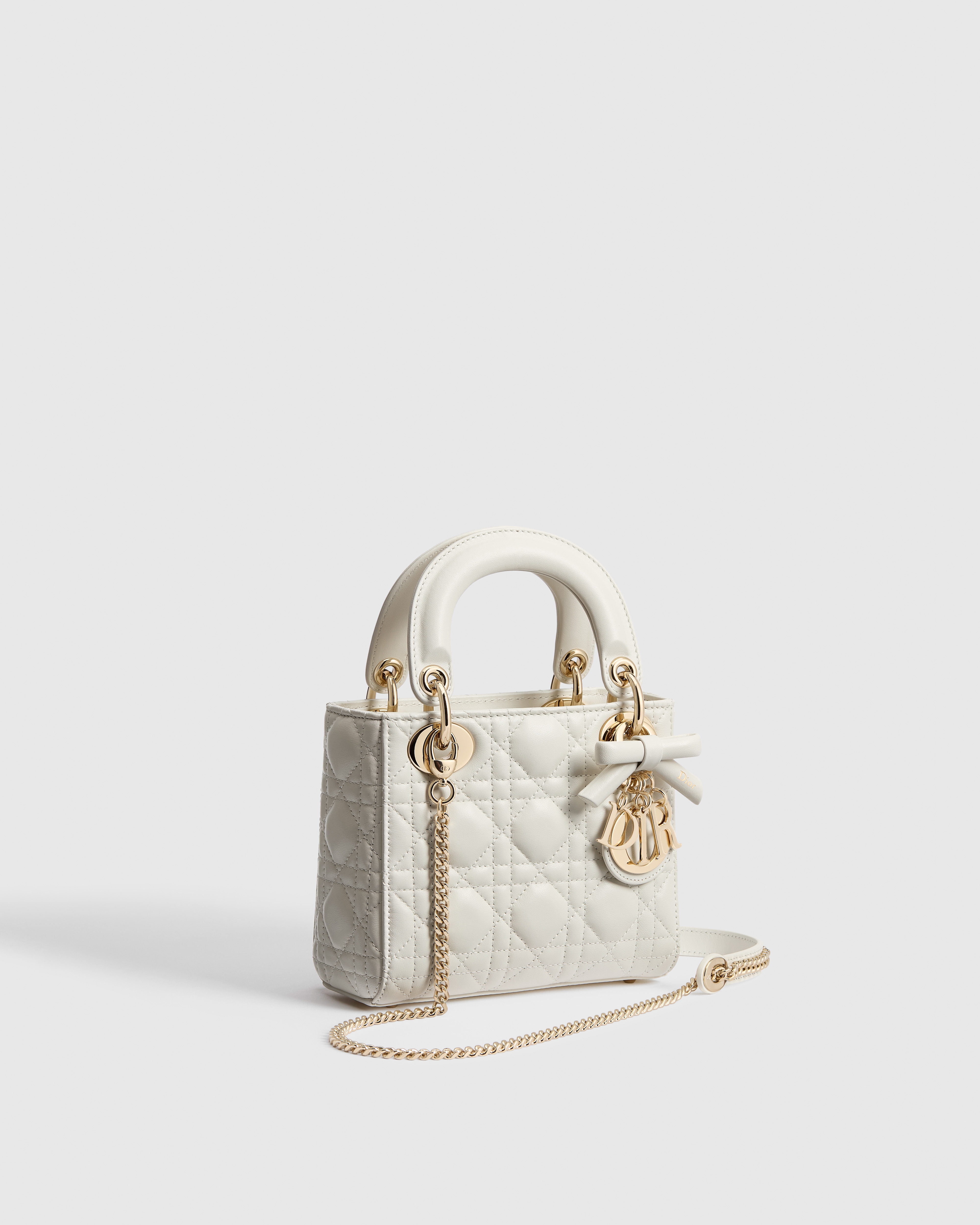 Lady Dior 附鏈帶迷你包 奶白色 Cannage 籐格紋羊皮 E03