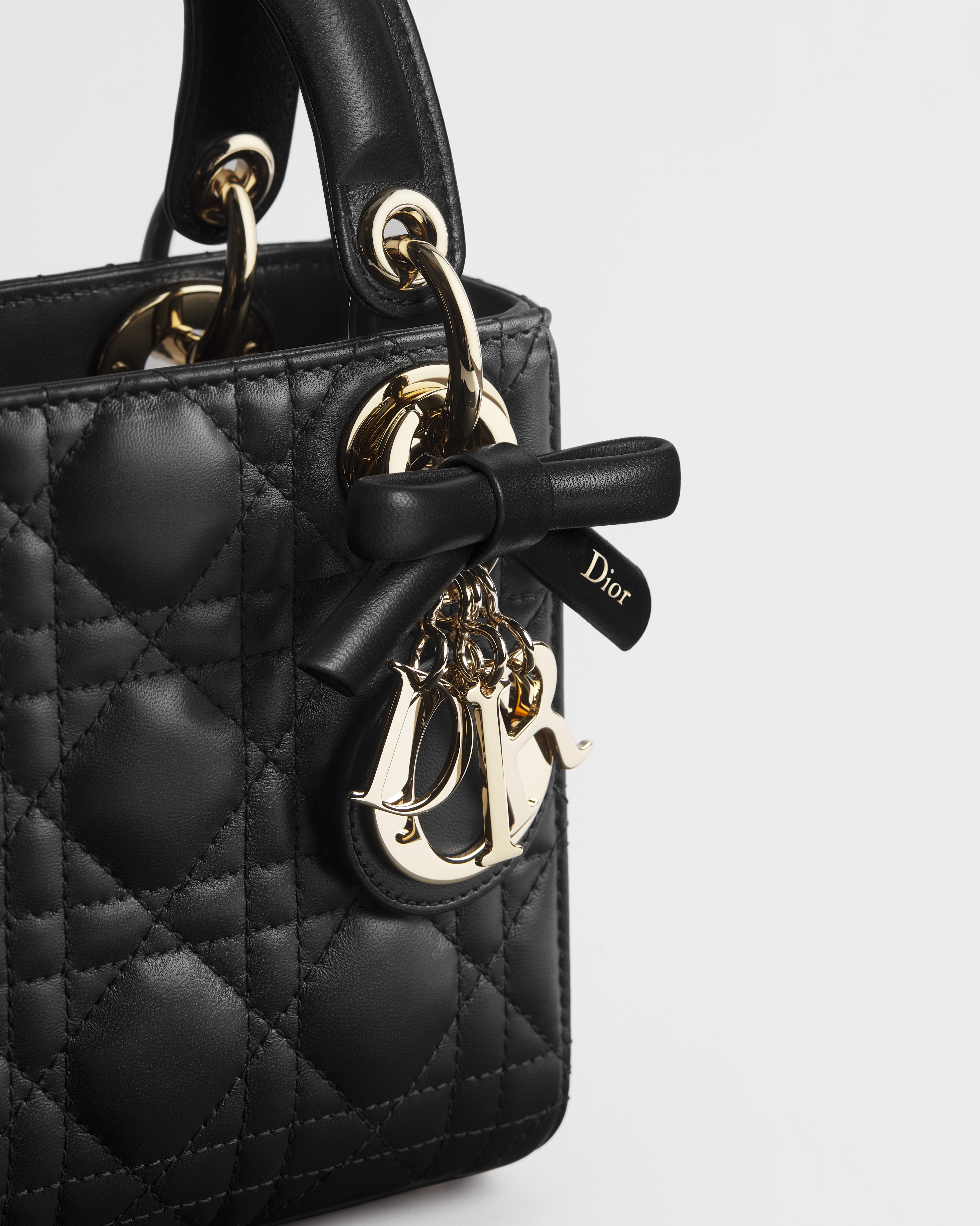 Lady Dior チェーンバッグ ミニ カナージュ ラムスキン E09